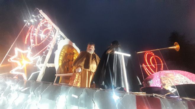 Los Reyes retaron a la lluvia con su magia. | MAR IGLESIAS