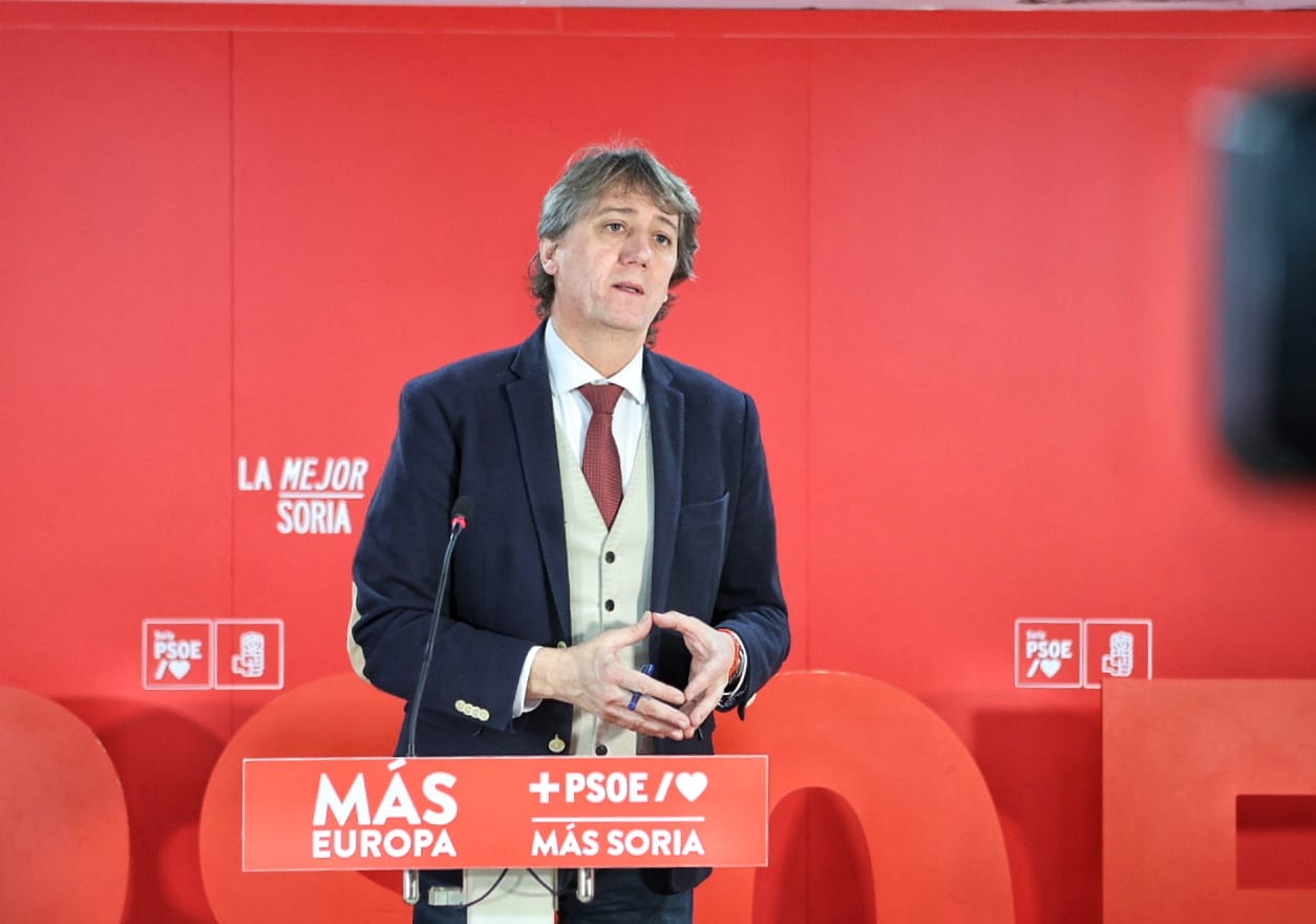 El alcalde de Soria, el socialista Carlos Martínez, comparece para presentar en público su precandidatura para liderar el PSOE en Castilla y León. | CONCHA ORTEGA (ICAL)