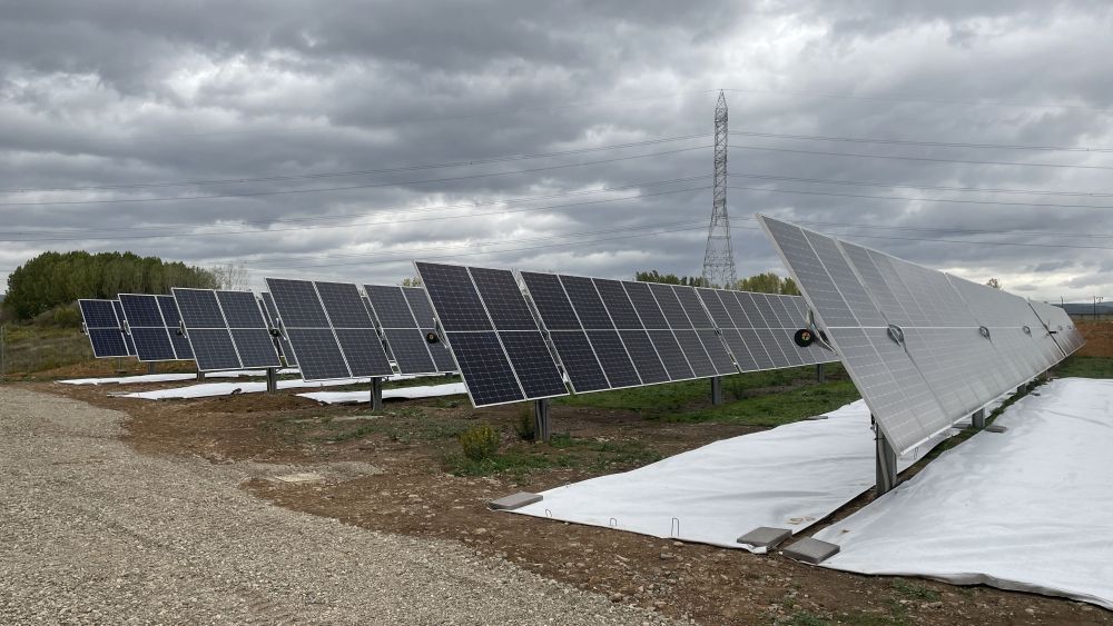 Planta fotovoltaica instalada en Cubillos del Sil. | Javier Fernández