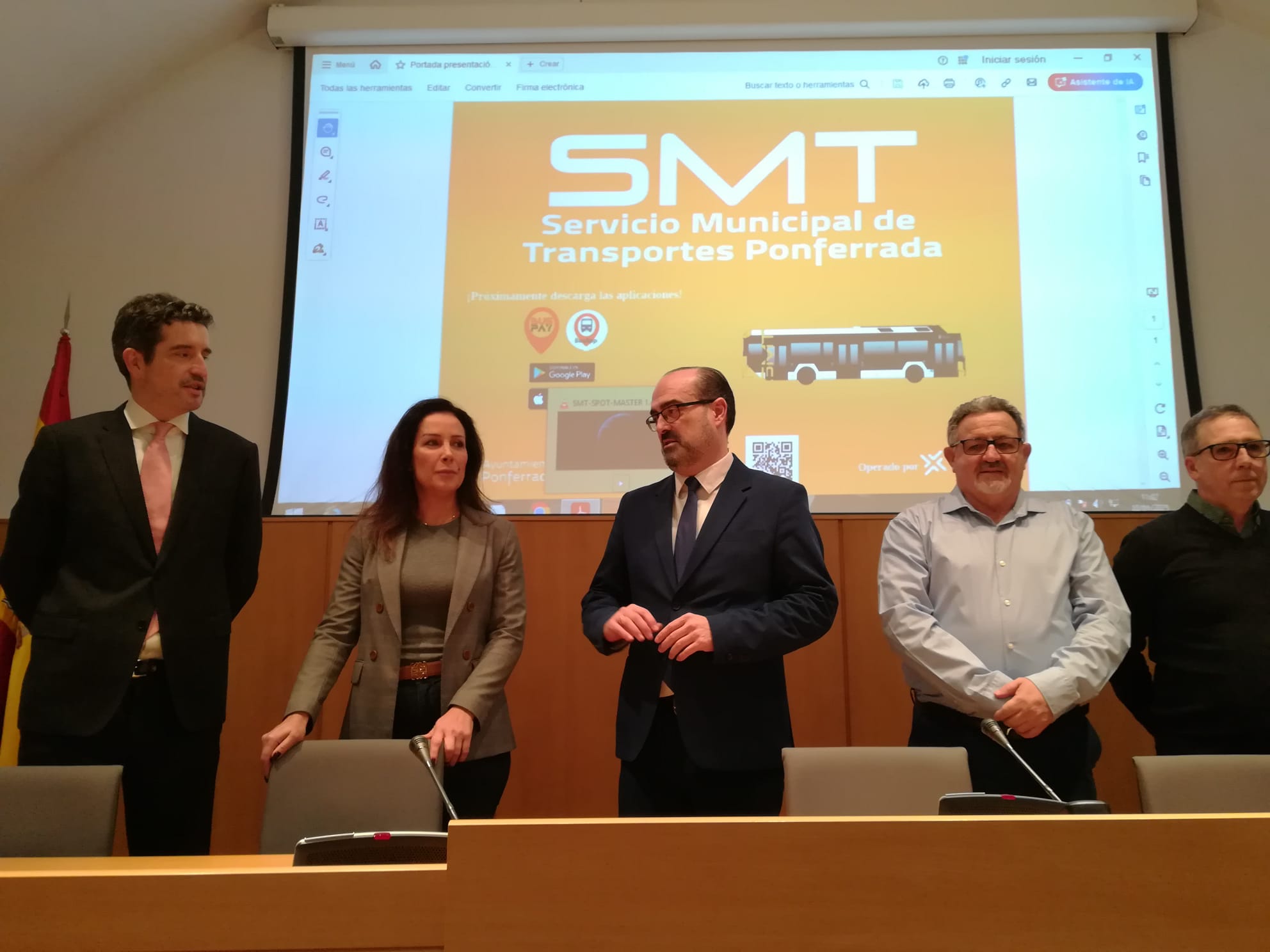 Presentación de las mejoras del servicio de autobuses en Ponferrada. | MAR IGLESIAS