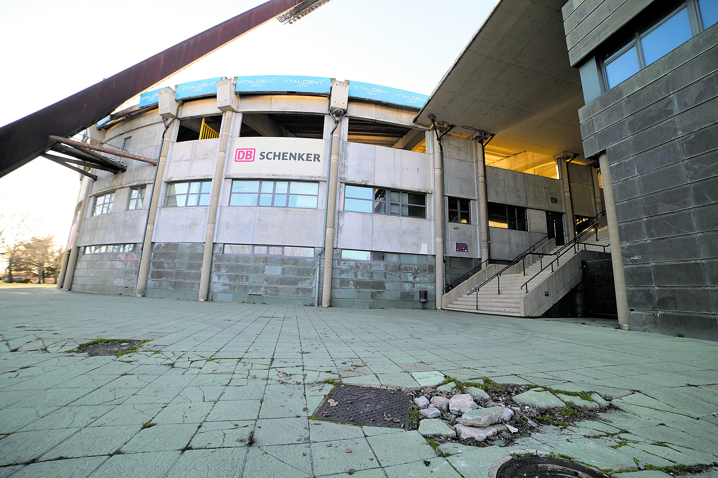 Estado que presenta actualmente el entorno del estadio de fútbol. MAURICIO PEÑA