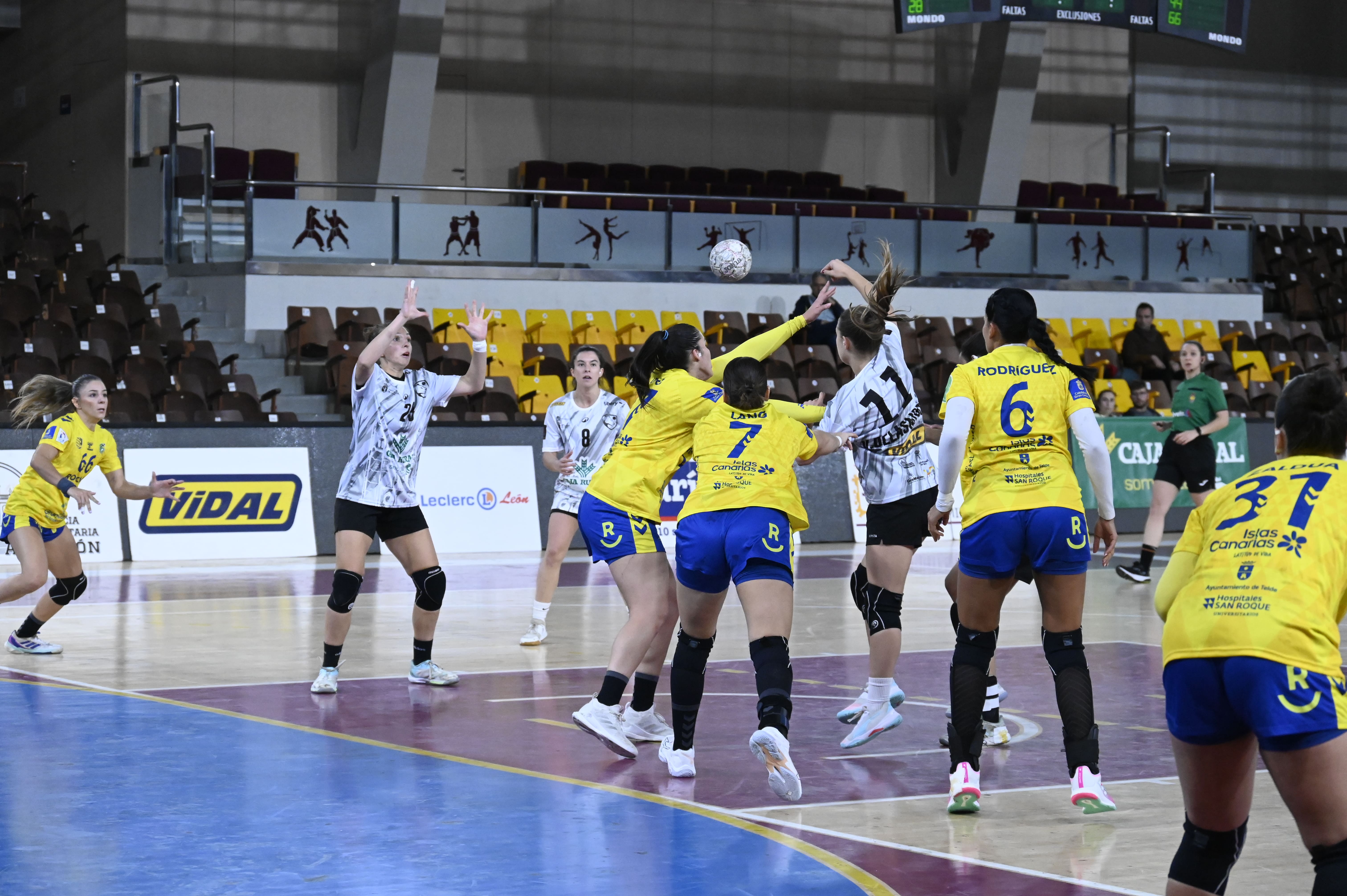 Uno de los momentos del partido de la Copa del Reina ante Gran Canaria. SAÚL ARÉN