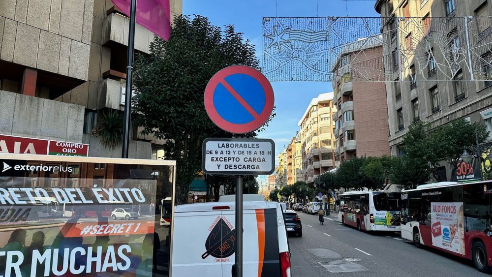 Una de las zonas de carga y descarga de la ciudad de León. | L.N.C.