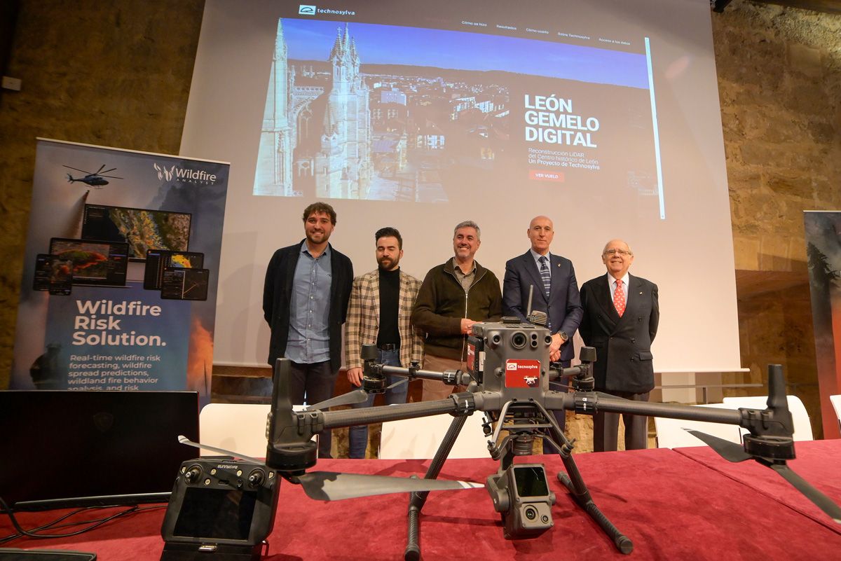 Un instante de la presentación de León Gemelo Digital, celebrada este viernes en el Palacio del Conde Luna. | MAURICIO PEÑA