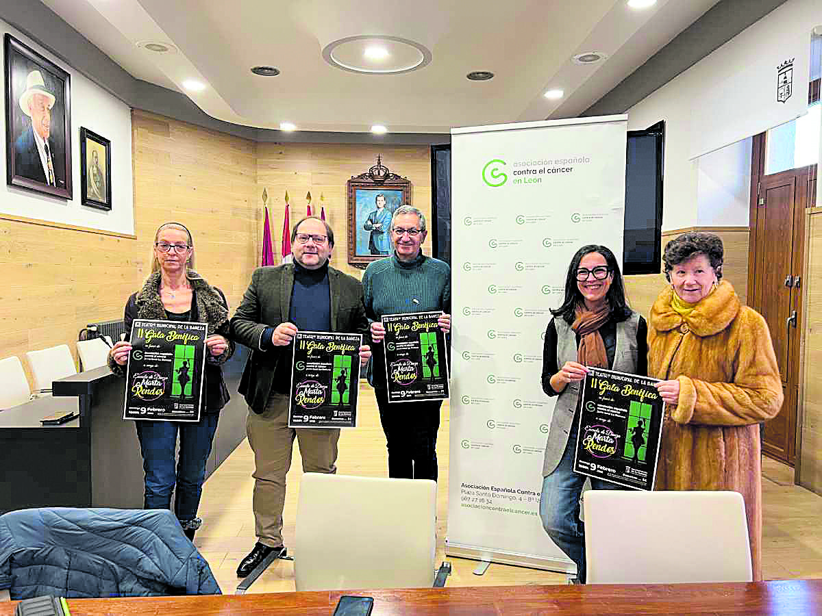 Presentación en el Ayuntamiento de La Bañeza de la gala contra el cáncer. | L.N.C.