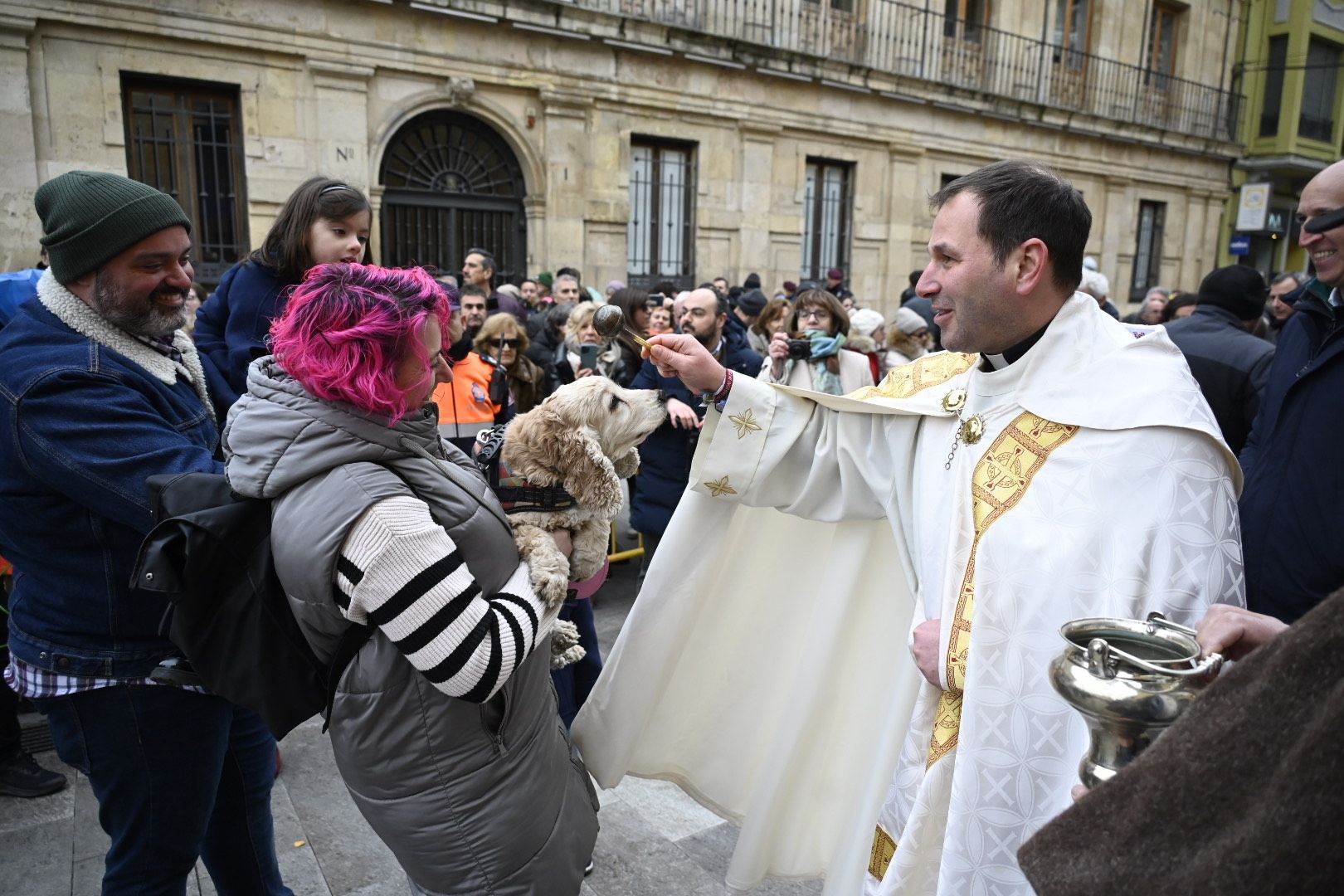 Tradicional bendición de las mascotas en San Marcelo, por el día de San Antón. | SAÚL ARÉN