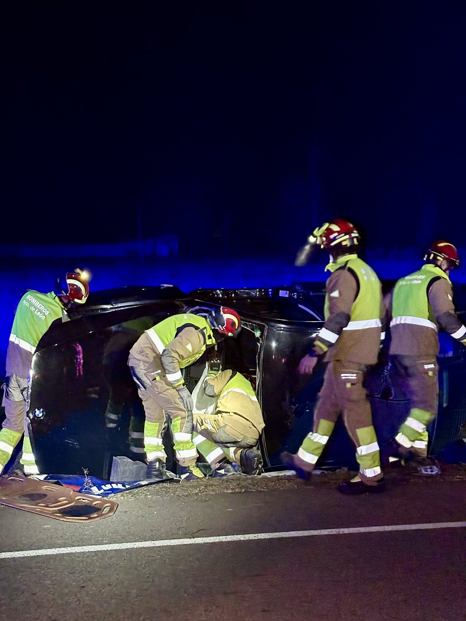 Rescate de los heridos por parte de los Bomberos de León. | BOMBEROS AYTO. LEÓN