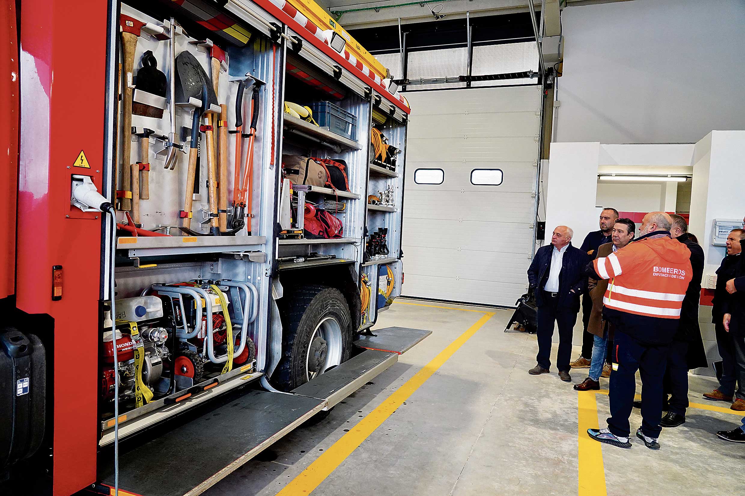 Inauguración oficial del parque de Bomberos de Cistierna en febrero de 2024. | CAMPILLO (ICAL)