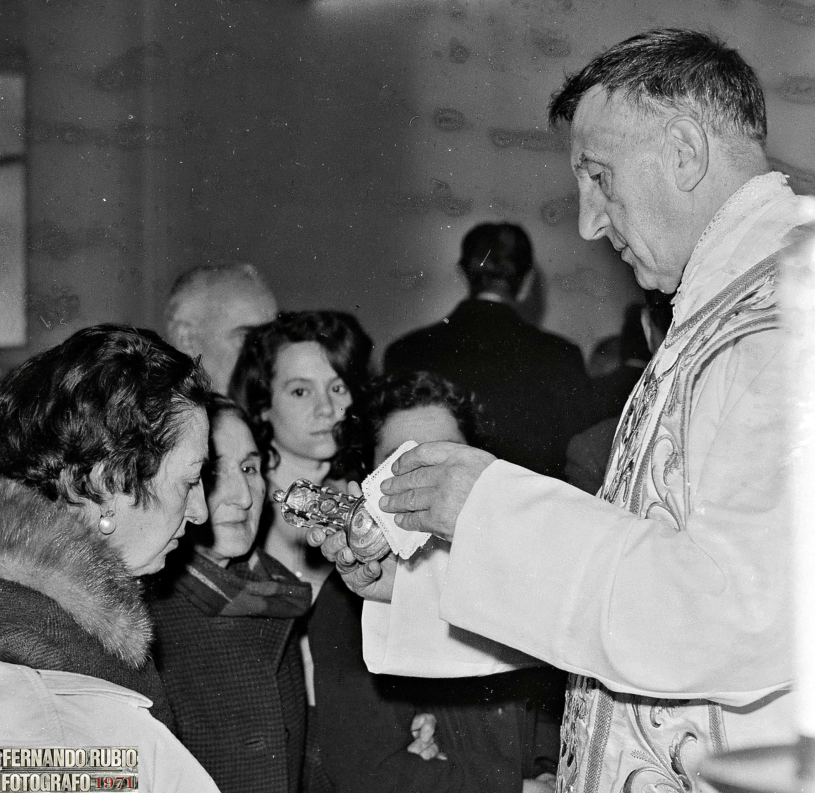 Las imágenes de San Antón de 1971 tienen un componente religioso bastante más ‘fuerte’ que en la actualidad. | FERNANDO RUBIO