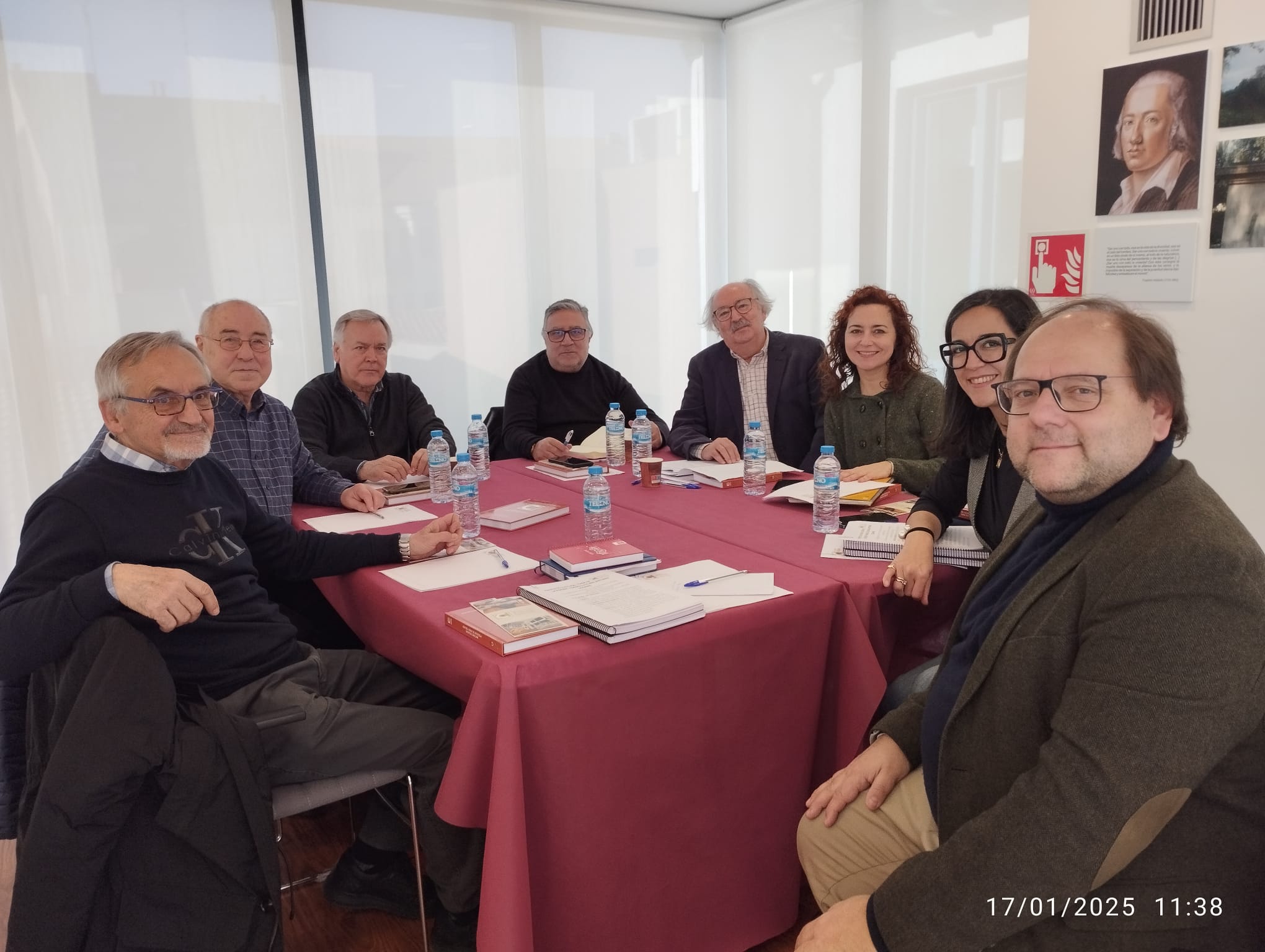 Un instante de la reunión celebrada ayer en la Casa de la Poesía. | L.N.C.