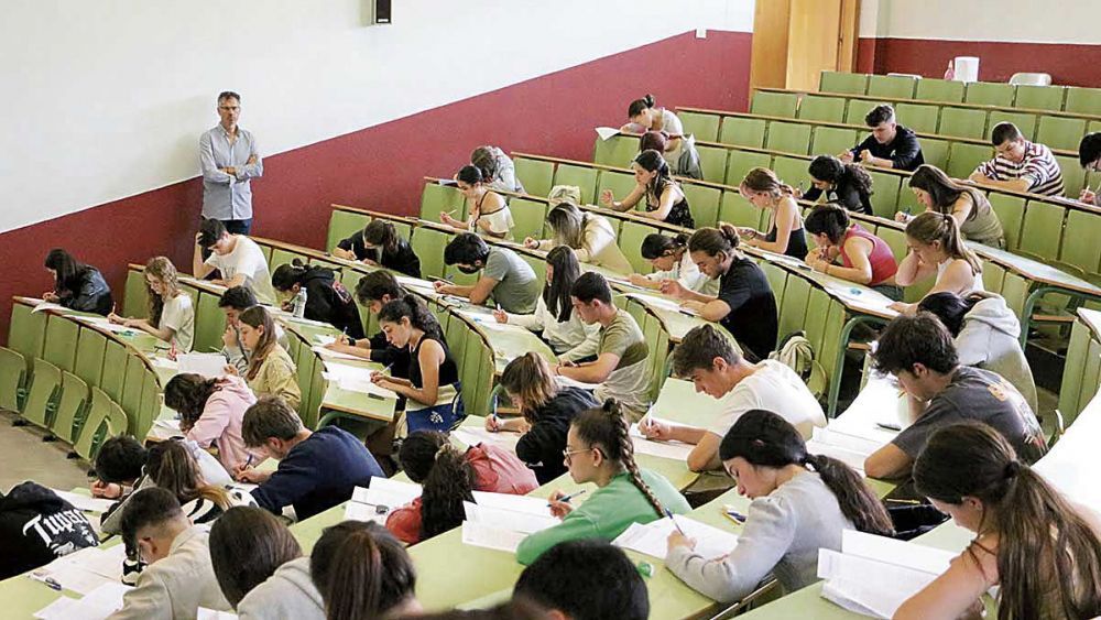 Los exámenes de Lengua Castellana y Literatura en la PAU tendrán cambios este curso. | SAÚL ARÉN