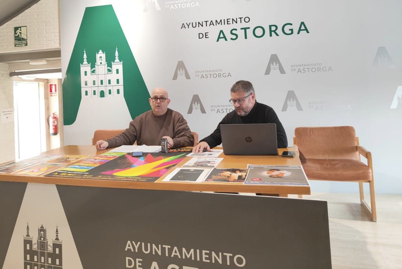 Tomás Valle y Manuel González durante la presentación en Astorga. | L.N.C.