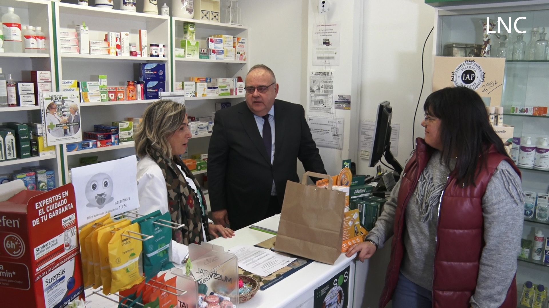 La Junta inicia en León el modelo de entrega de medicamentos hospitalarios en farmacias rurales