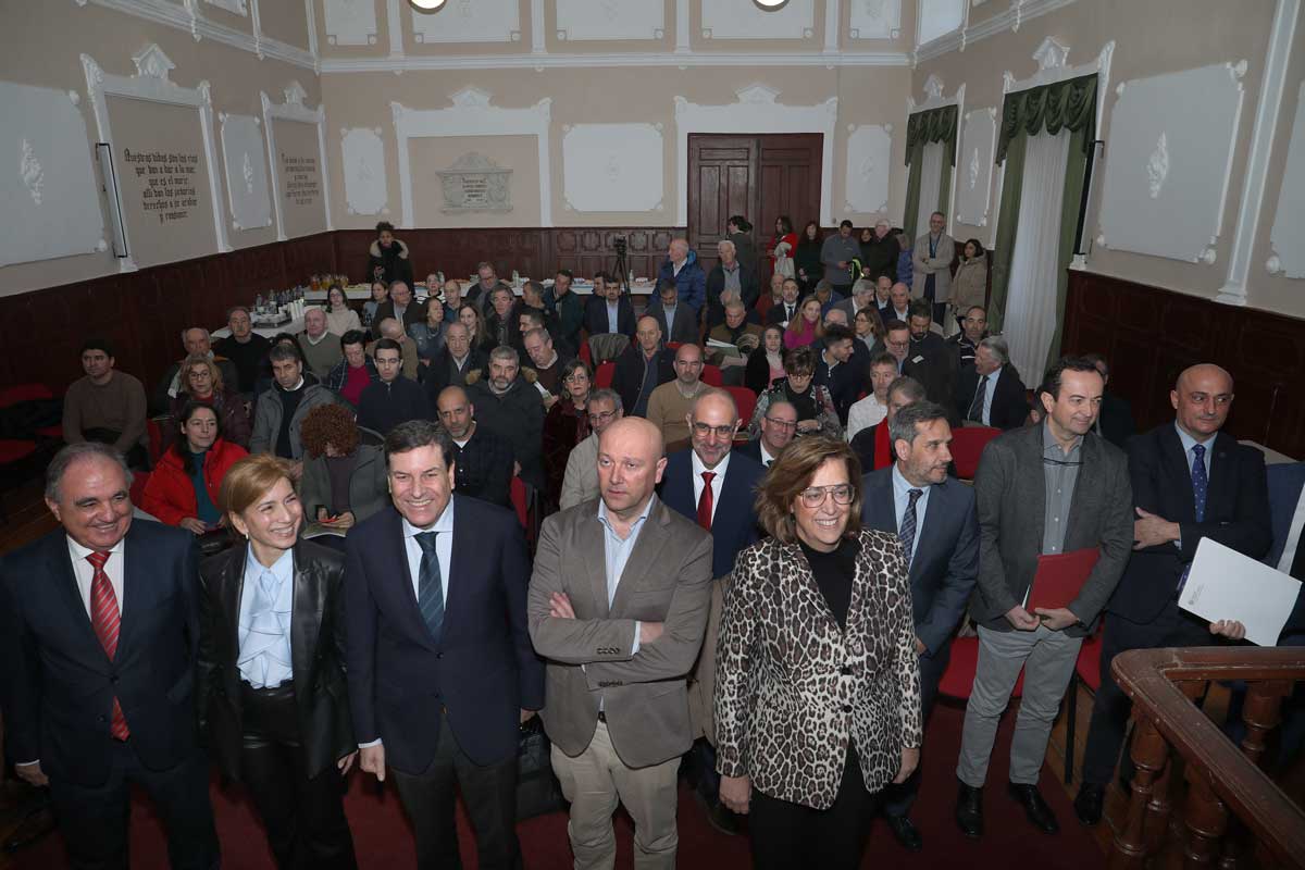 Fernández Carriedo presentó ayer el plan en la localidad palentina de Paredes de Nava. | ICAL