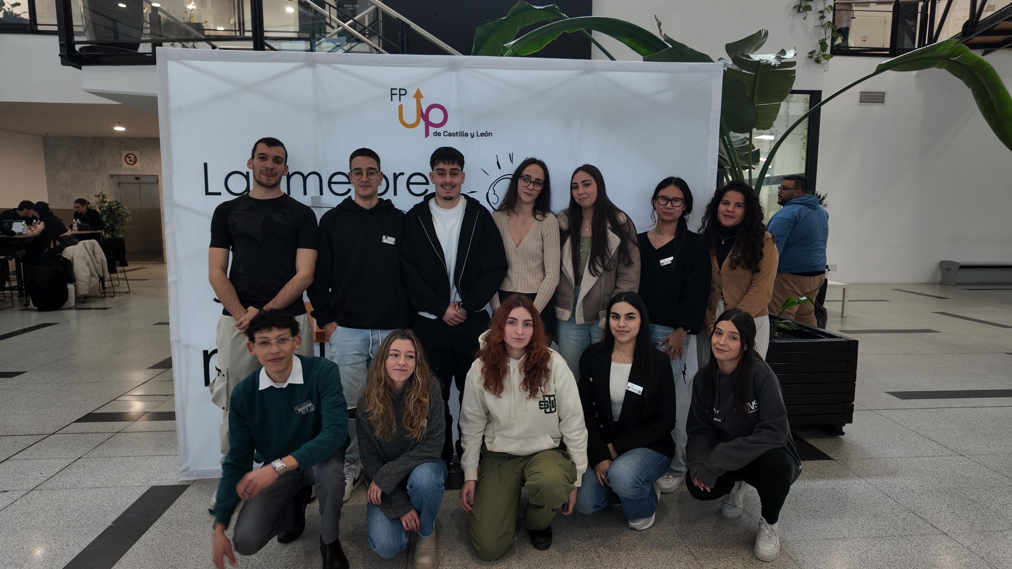 Delegación de alumnos leoneses que están participando en el II Hackathon FP UP Castilla y León 2025. | L.N.C.