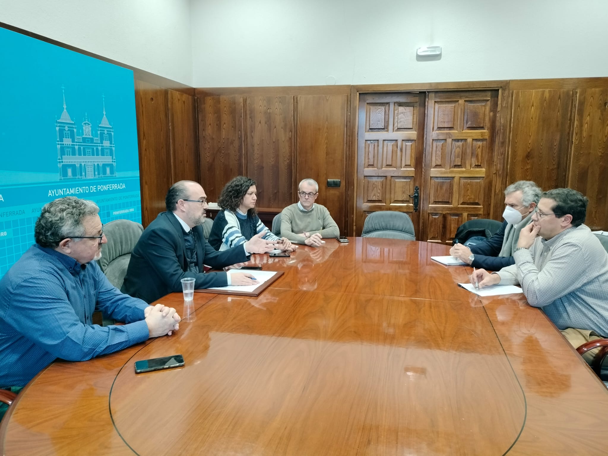 Reunión con la empresa y los representantes de los trabajadores de la ORA en Ponferrada.