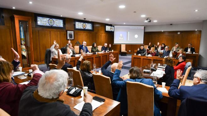 Momento de votaciones en el pleno de Ponferrada.