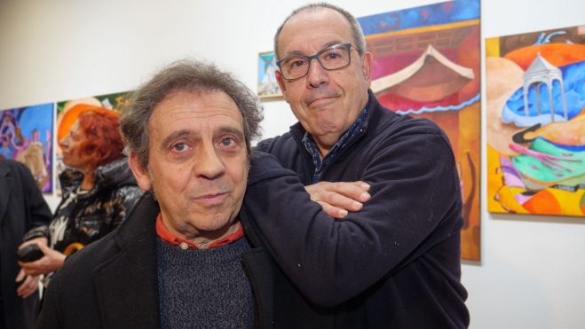 El artista junto al galerista, Pablo Martínez. | VICENTE GARCÍA