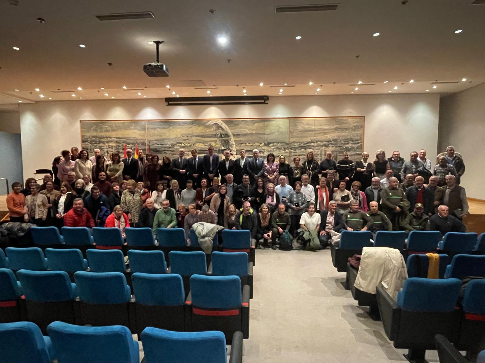 Acto de entrega de insignias en León. | L.N.C.