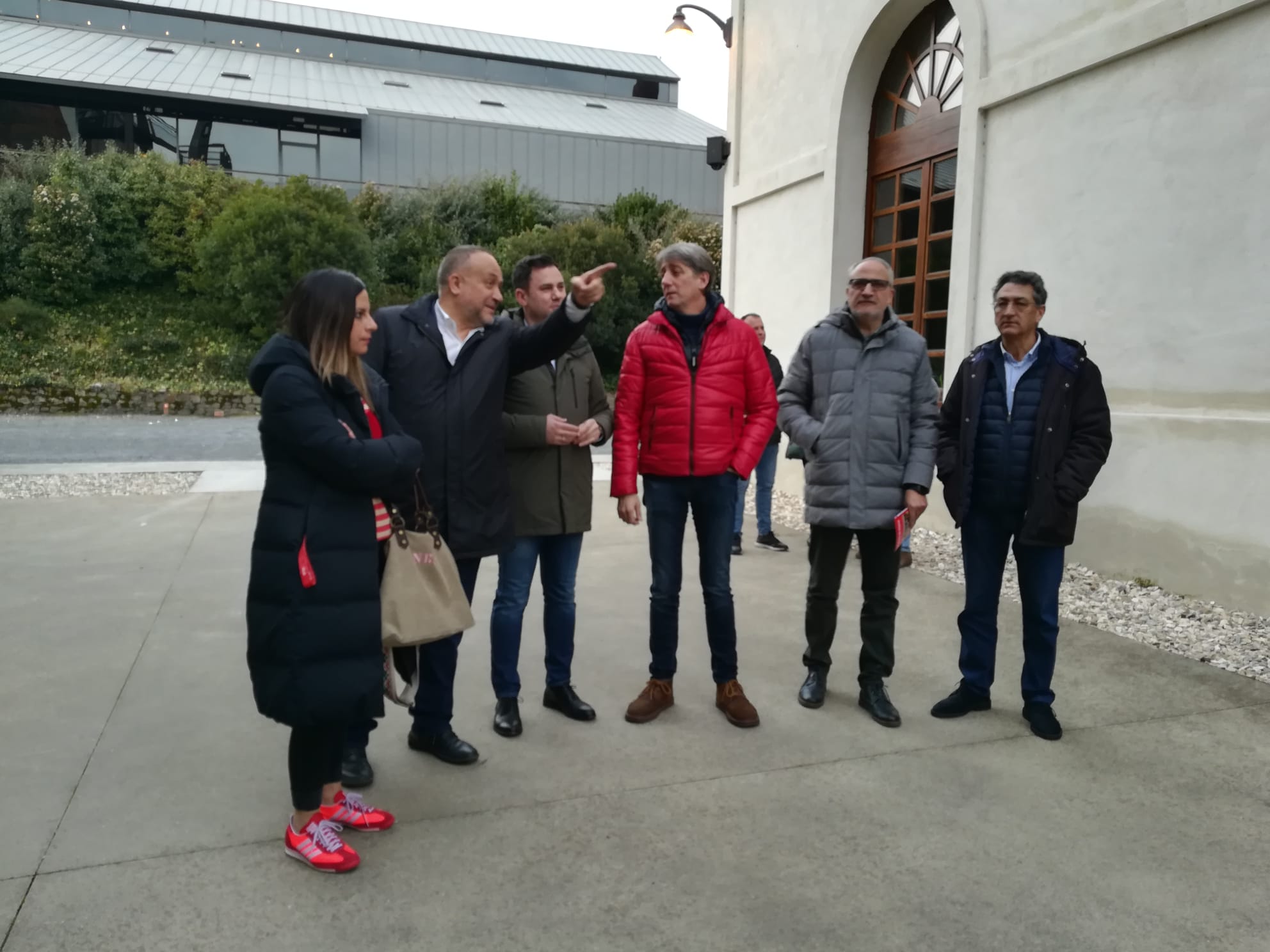 Martínez a su llegada al Museo de la Energía en Ponferrada. | MAR IGLESIAS