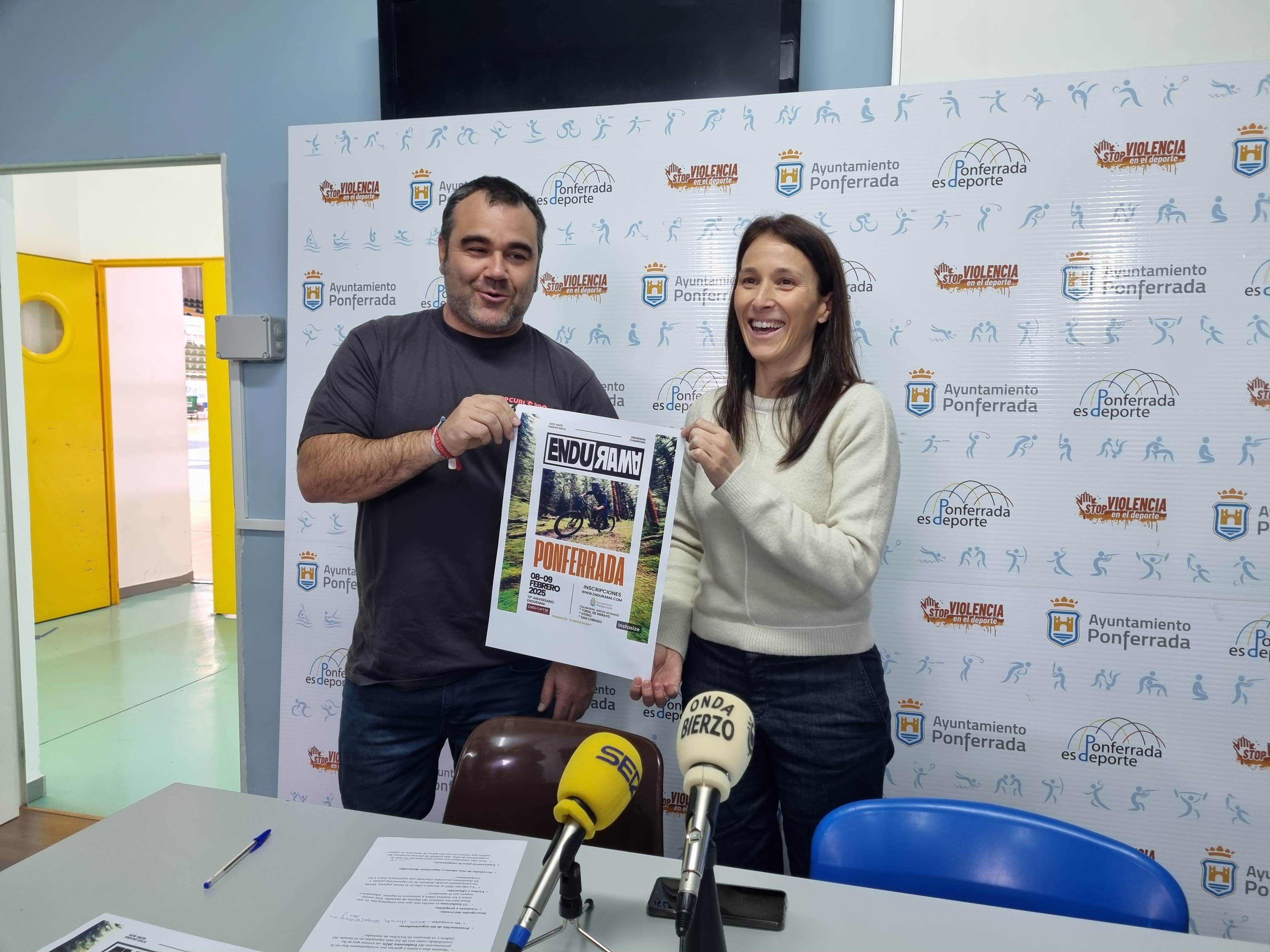 Momento de la presentación de la competición. RAÚL FERNÁNDEZ