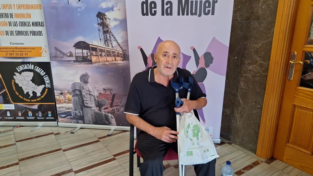 José Antonio cuando iniciaba el encierro en el Ayuntamiento de Fabero. 