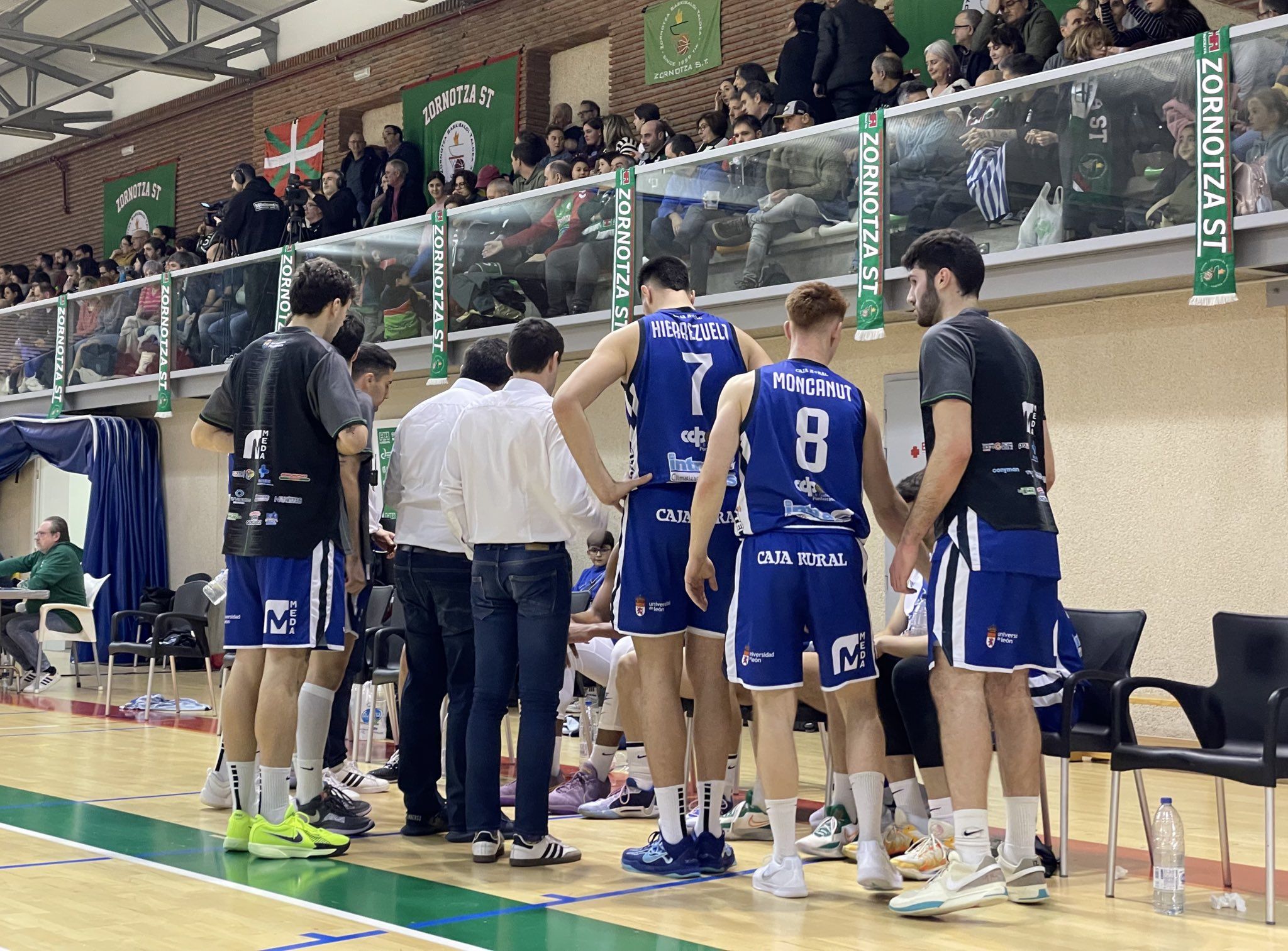 El Clínica Ponferrada cayó ante Zornotza en otro final agónico fuera de casa. CPSDP