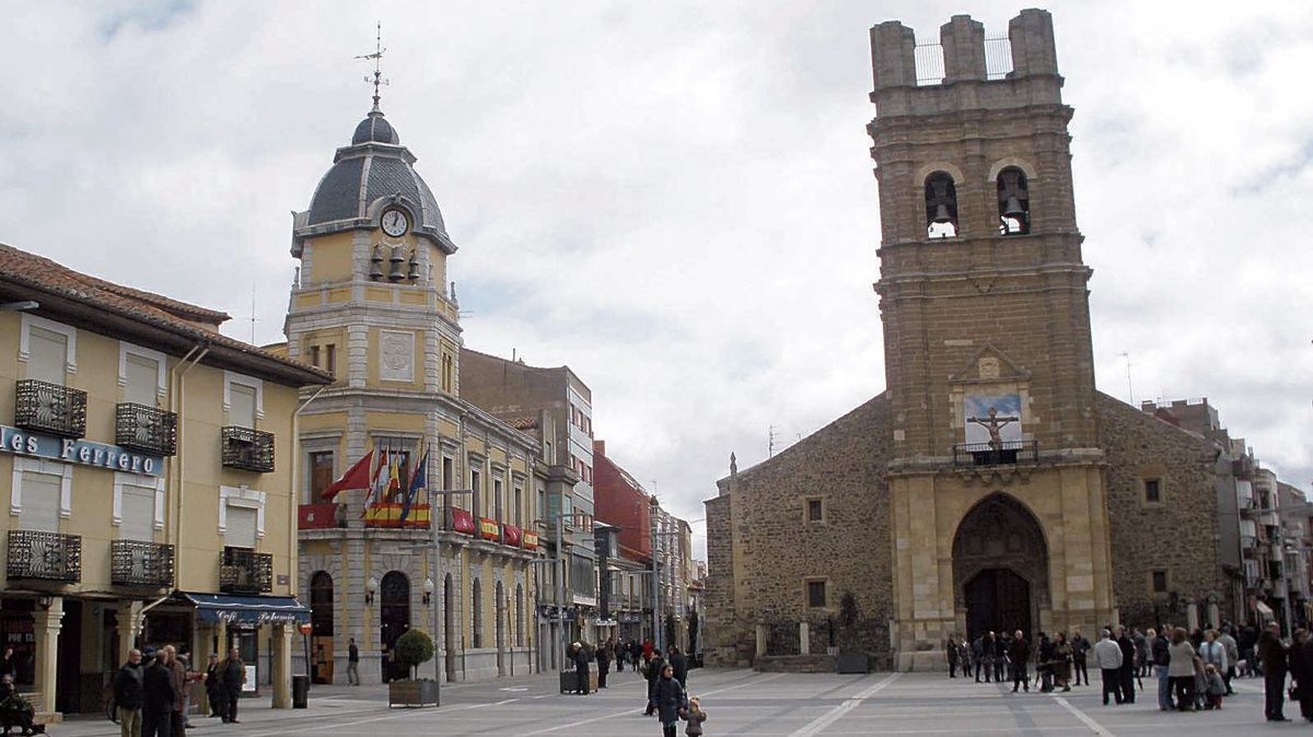 Vista de la plaza Mayor de La Bañeza.