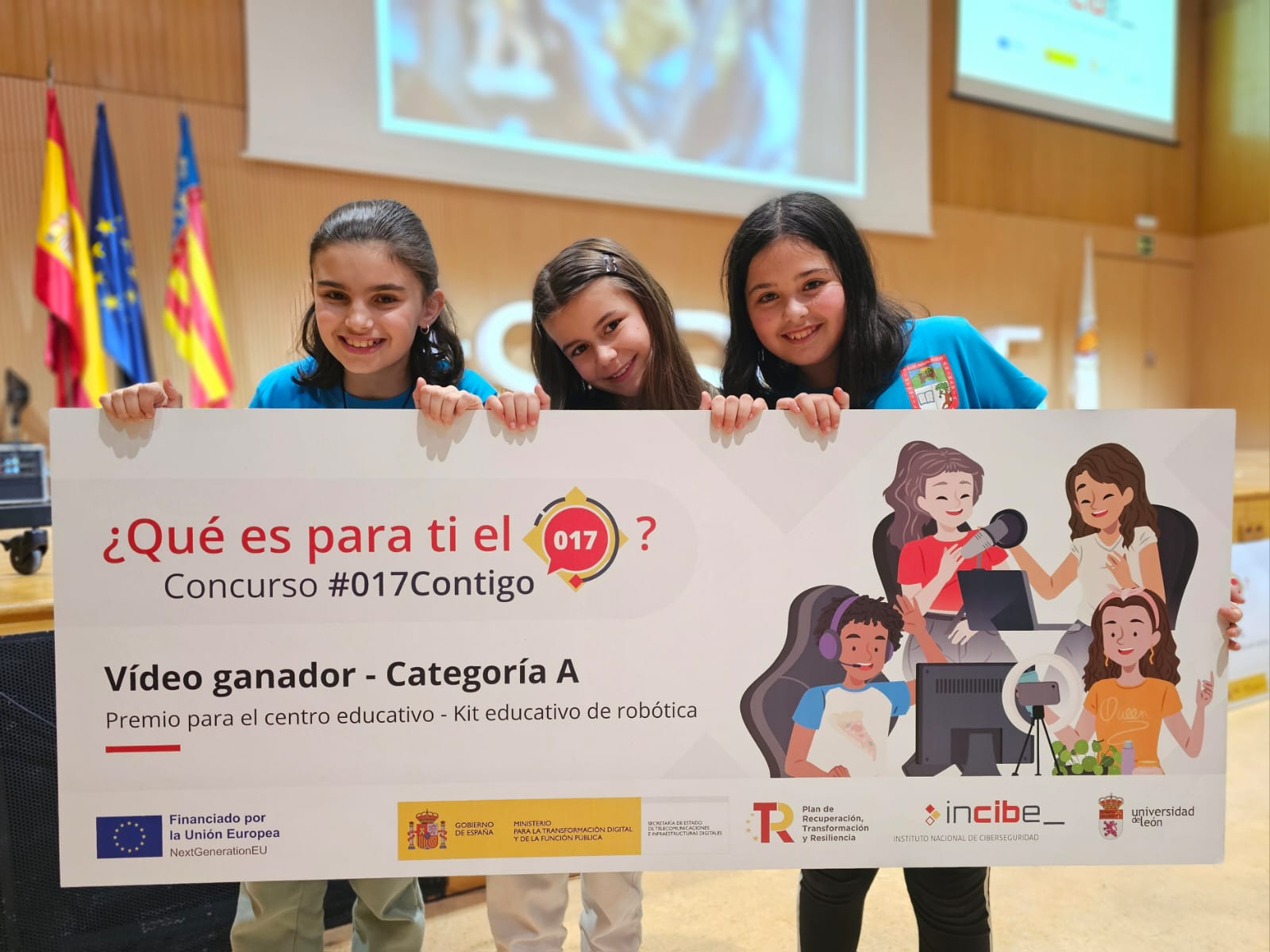 Carolina, Nair y Sofía, alumnas protagonistas del vídeo.