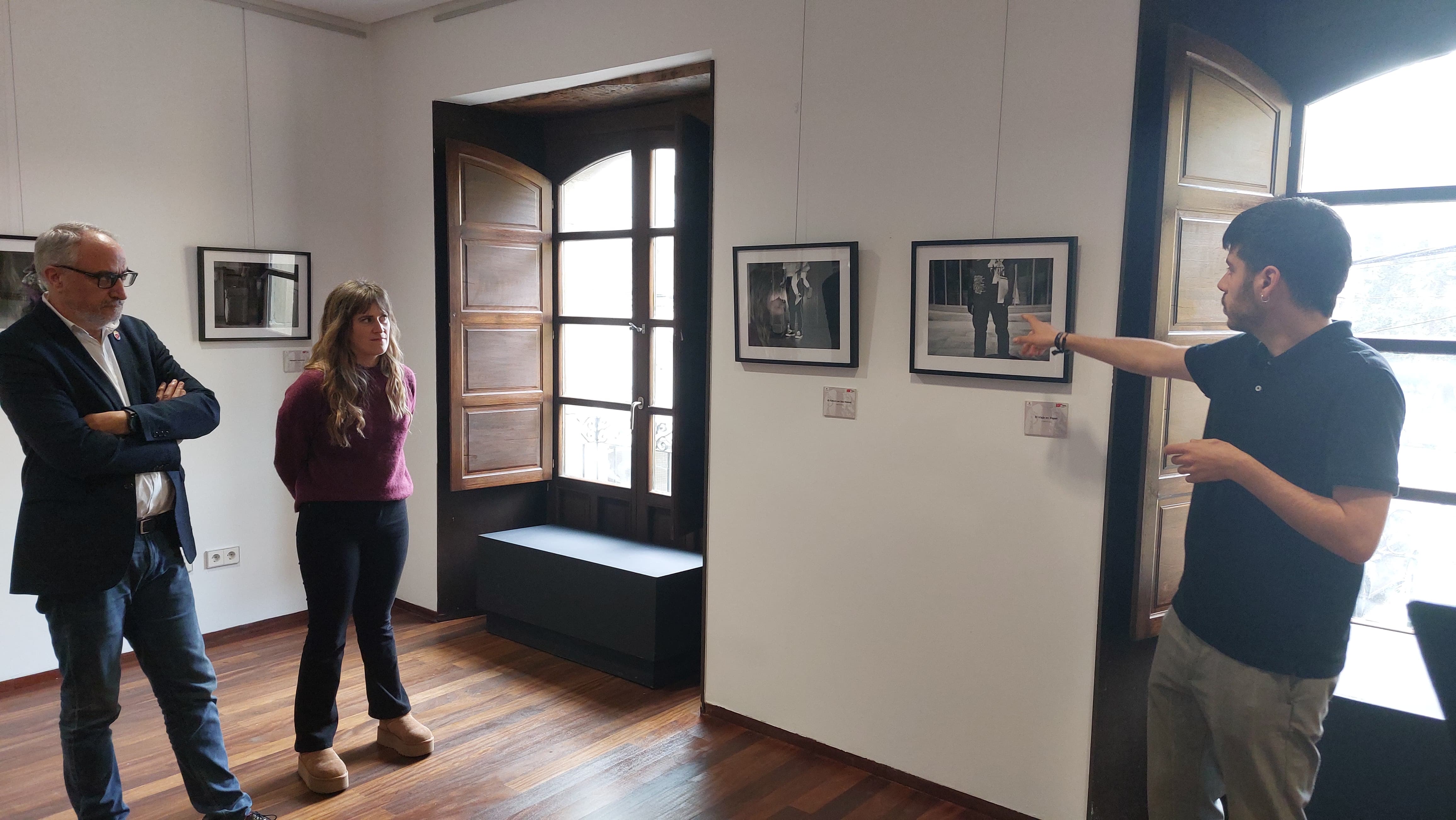 Inauguración de la muestra en el Museo Arqueológico de Cacabelos.