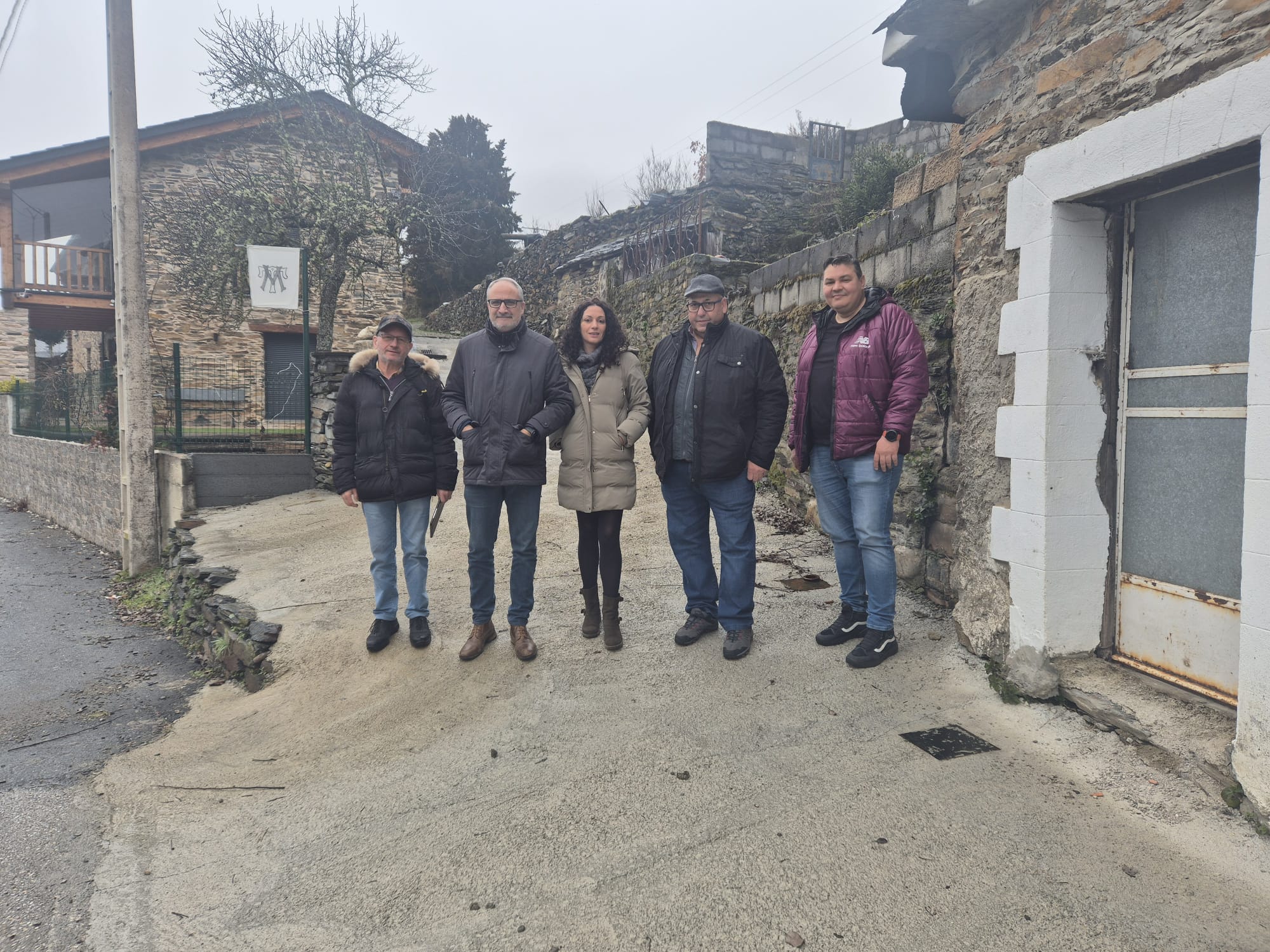 Pavimentación de la calle Las Eras, en Anllarinos.