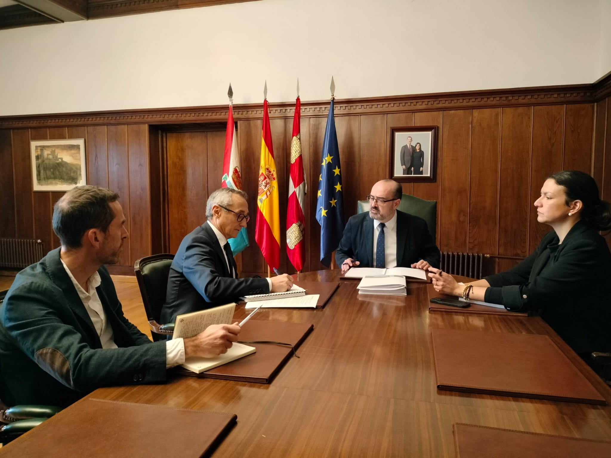 Reunión en el Ayuntamiento con los mandatarios de Endesa.