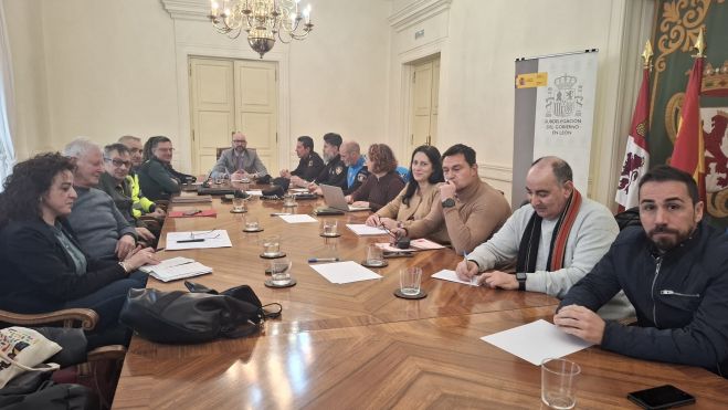 Reunión para coordinar la seguridad de la manifestación celebrada este jueves. | L.N.C.