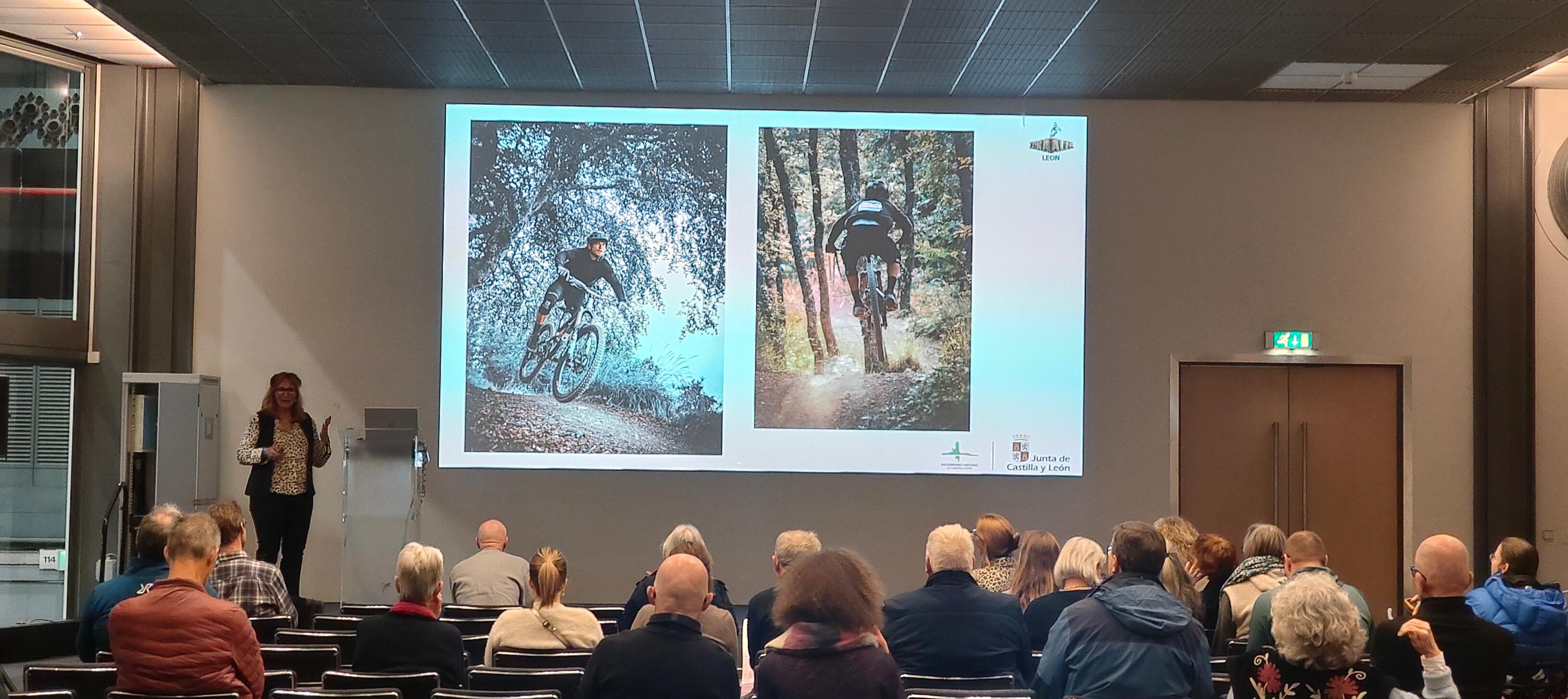 Esta presentación ha contado con la colaboración de la oficina de Turespaña en La Haya y con la Consejería Cultura, Turismo y Deportes de la Junta de Castilla y León. L.N.C.