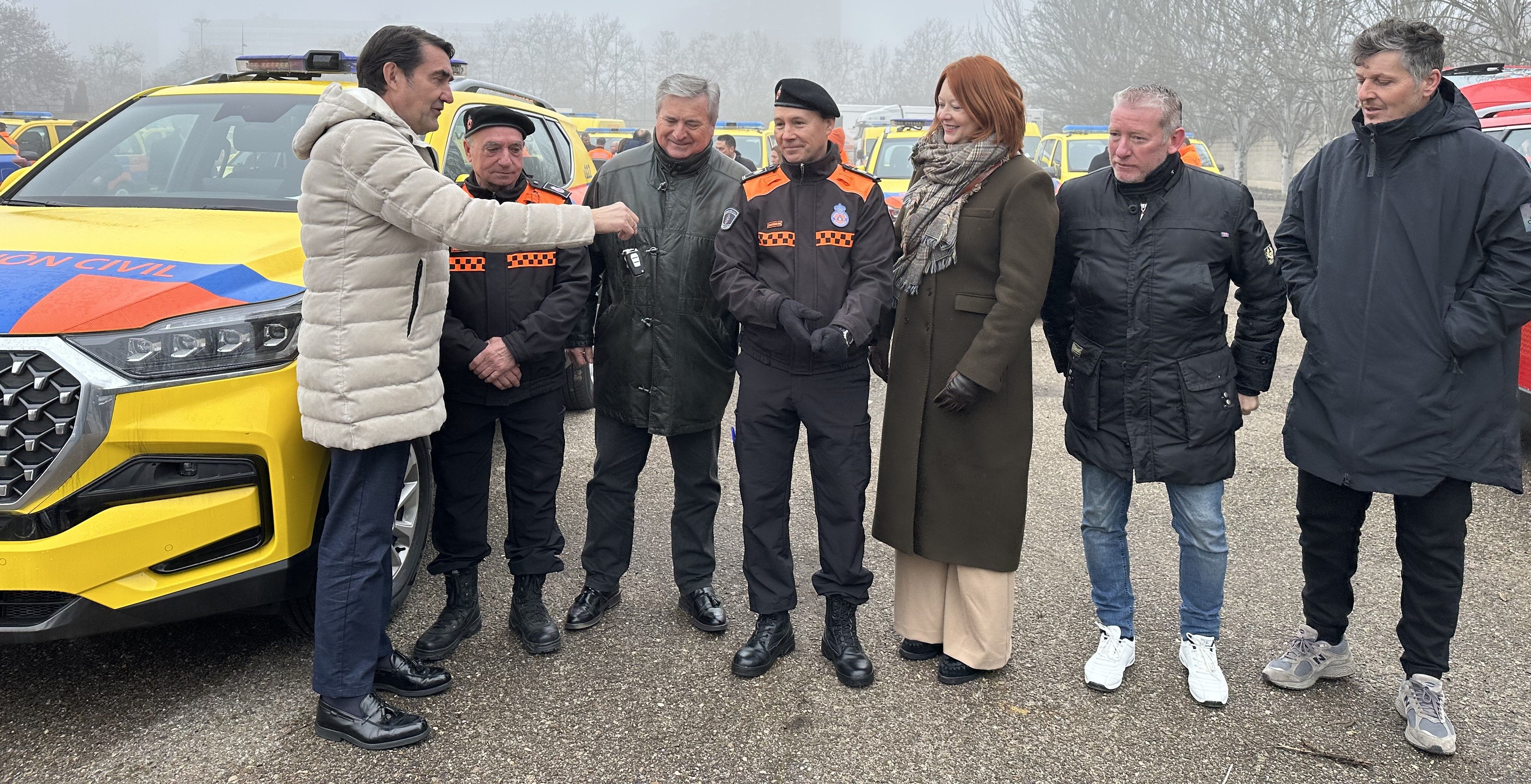 Entrega del coche al equipo de Carracedelo.