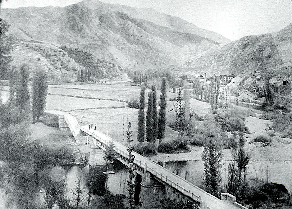 Puente de Sabero que fue dinamitado, lo que se volvería en contra de los mineros pues no pudieron unirse a los de Cistierna. | ARCHIVO HULLERAS DE SABERO