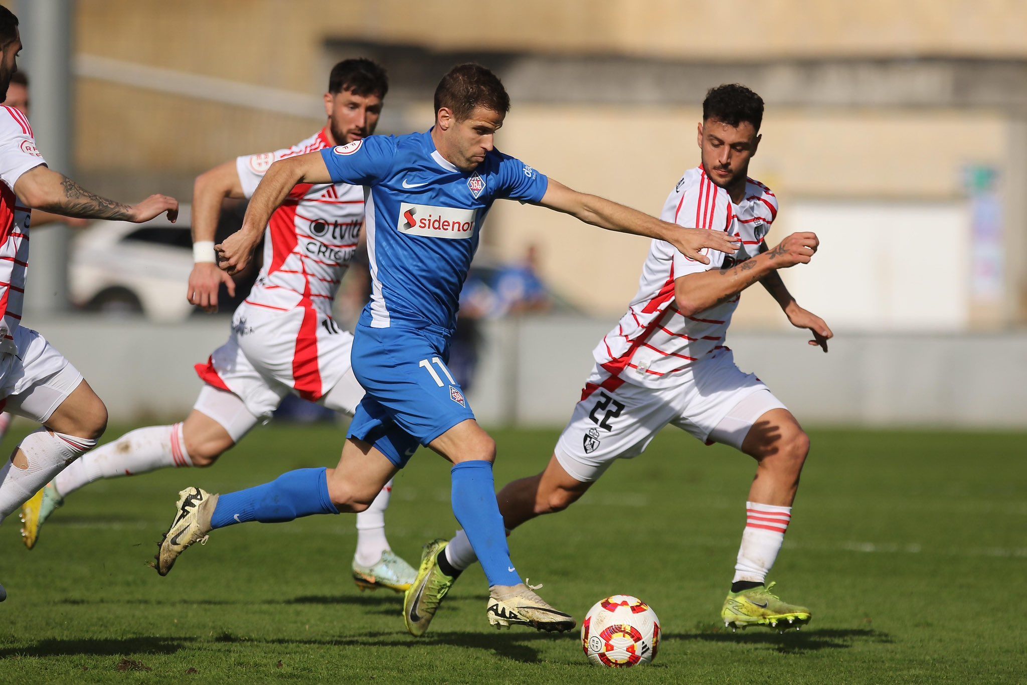 El Amorebieta terminó goleando a una Deportiva que desapareció completamente del partido tras el primer tanto. AMOREBIETA