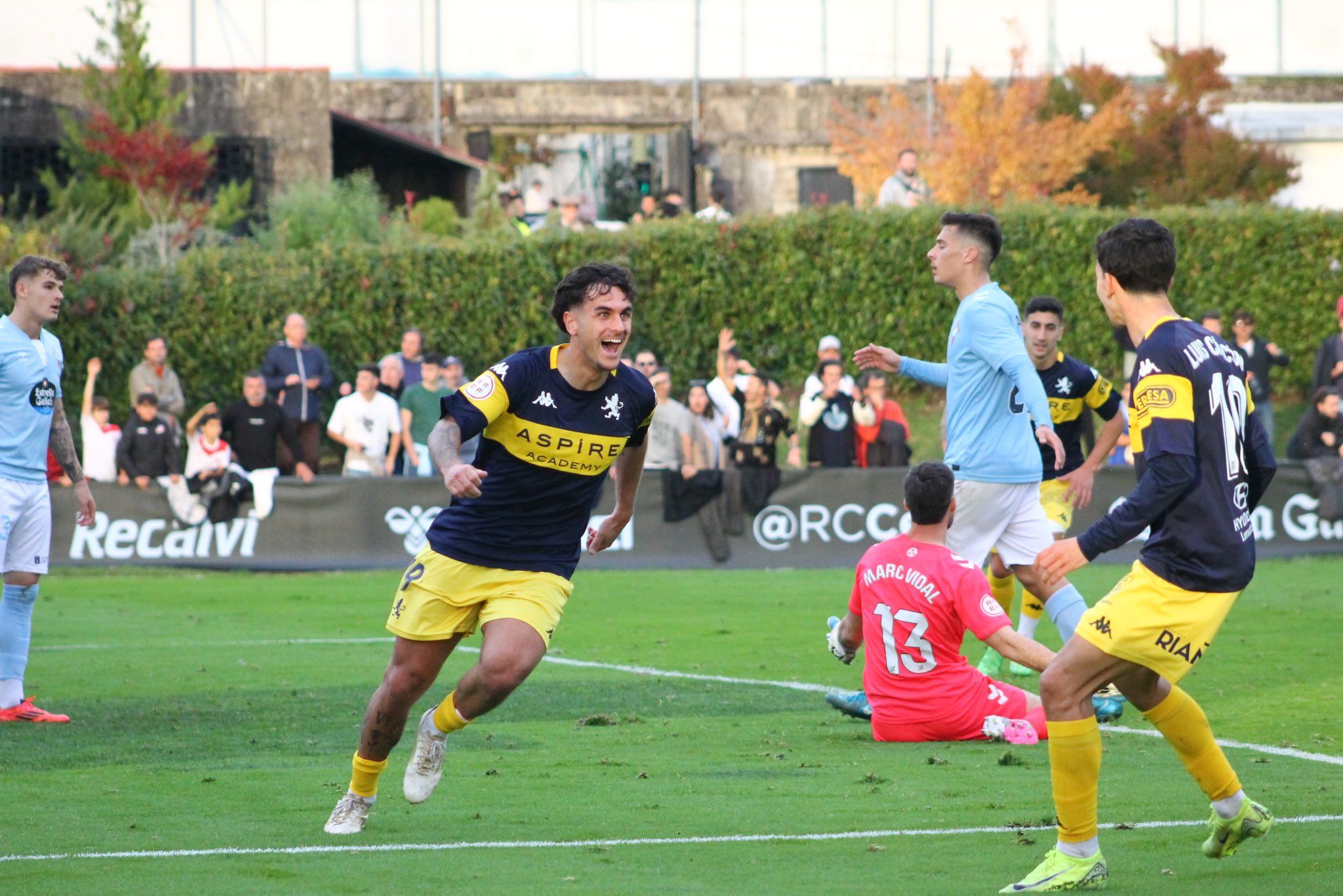 Escobar festeja el gol del triunfo ante el Celta B en la primera vuelta. | CYD