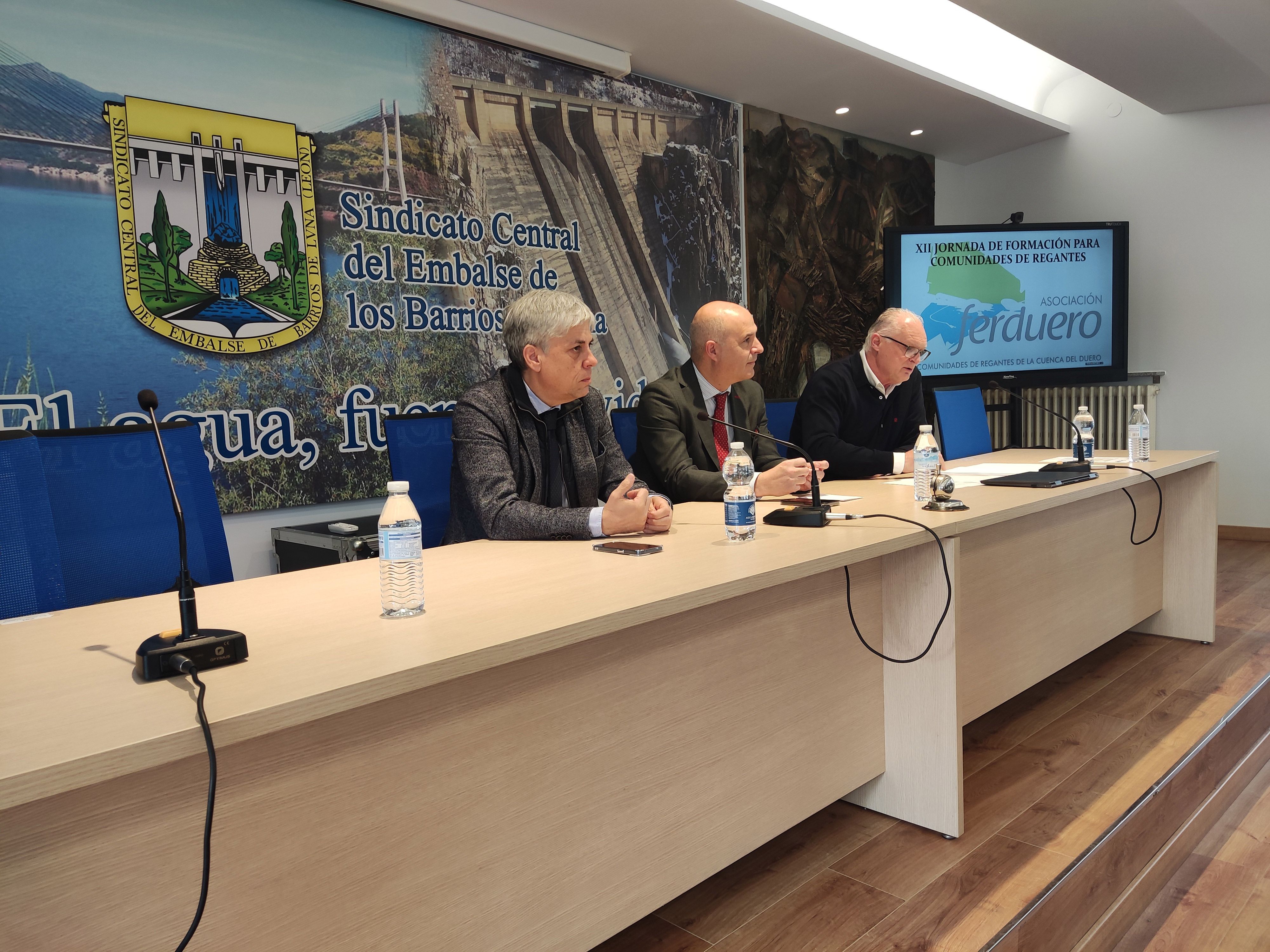 Eduardo Diego, Jorge Llorente y Eloy Bailez durante la inauguración. | A. RODRÍGUEZ