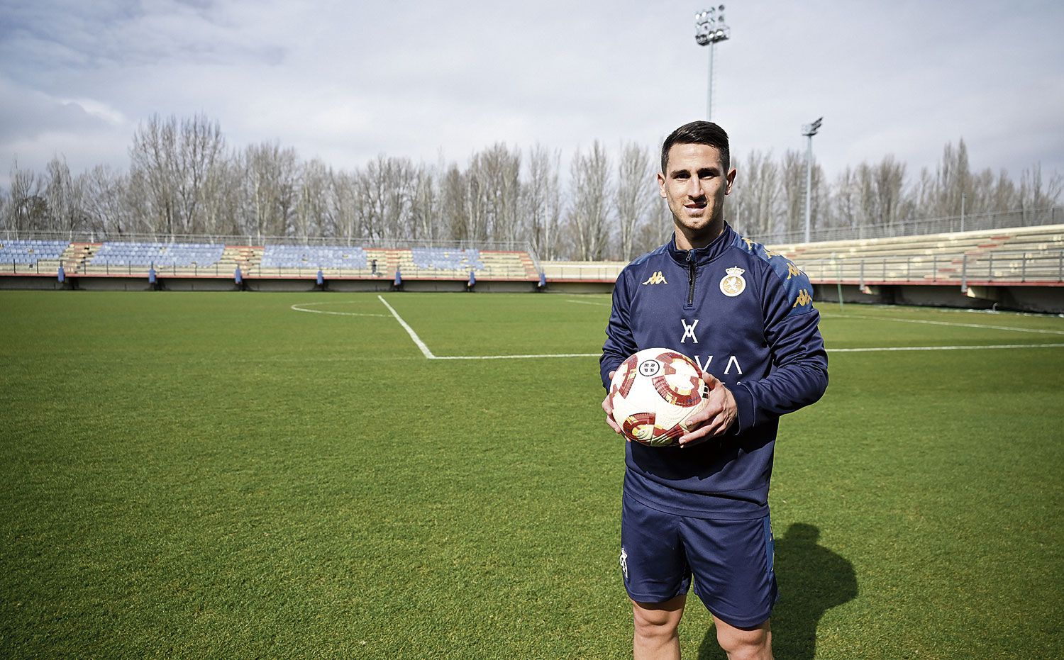 Manu Justo, tras el entrenamiento en el Área Deportiva de Puente Castro. SAÚL ARÉN