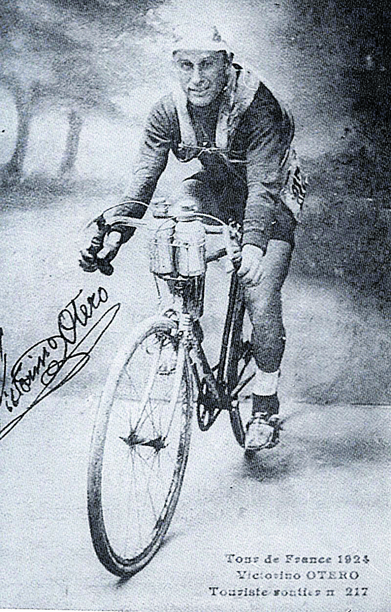 Foto firmada por el leonés en el Tour de 1924.