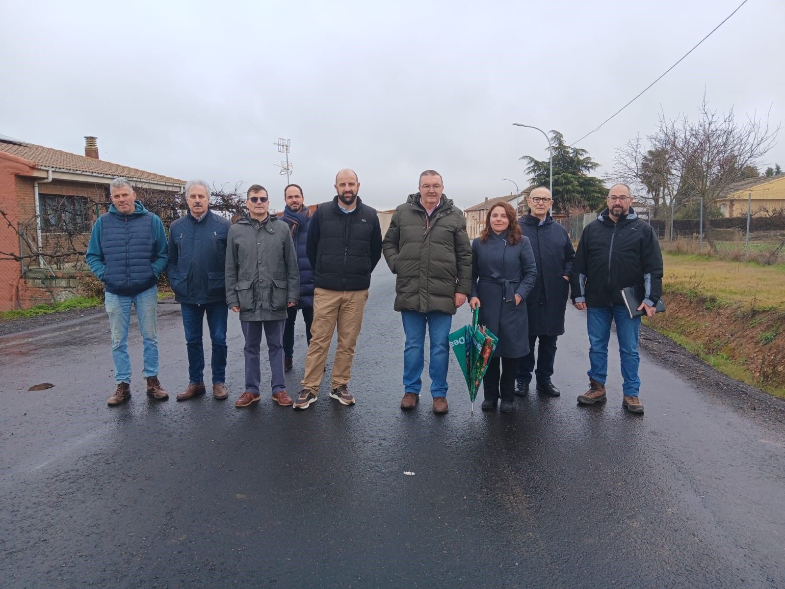 Recepción de las obras de la carretera por parte de representantes de la Diputación. | L.N.C.