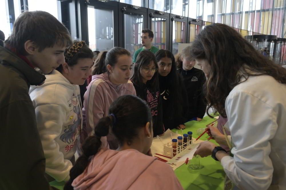 Los niños leoneses se acercan ala ciencia a traves de Expociencia 2025 01