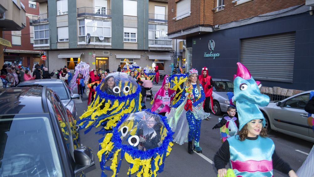 Medusas y caballitos de mar en el desfile del pasado año La Virgen del Camino.