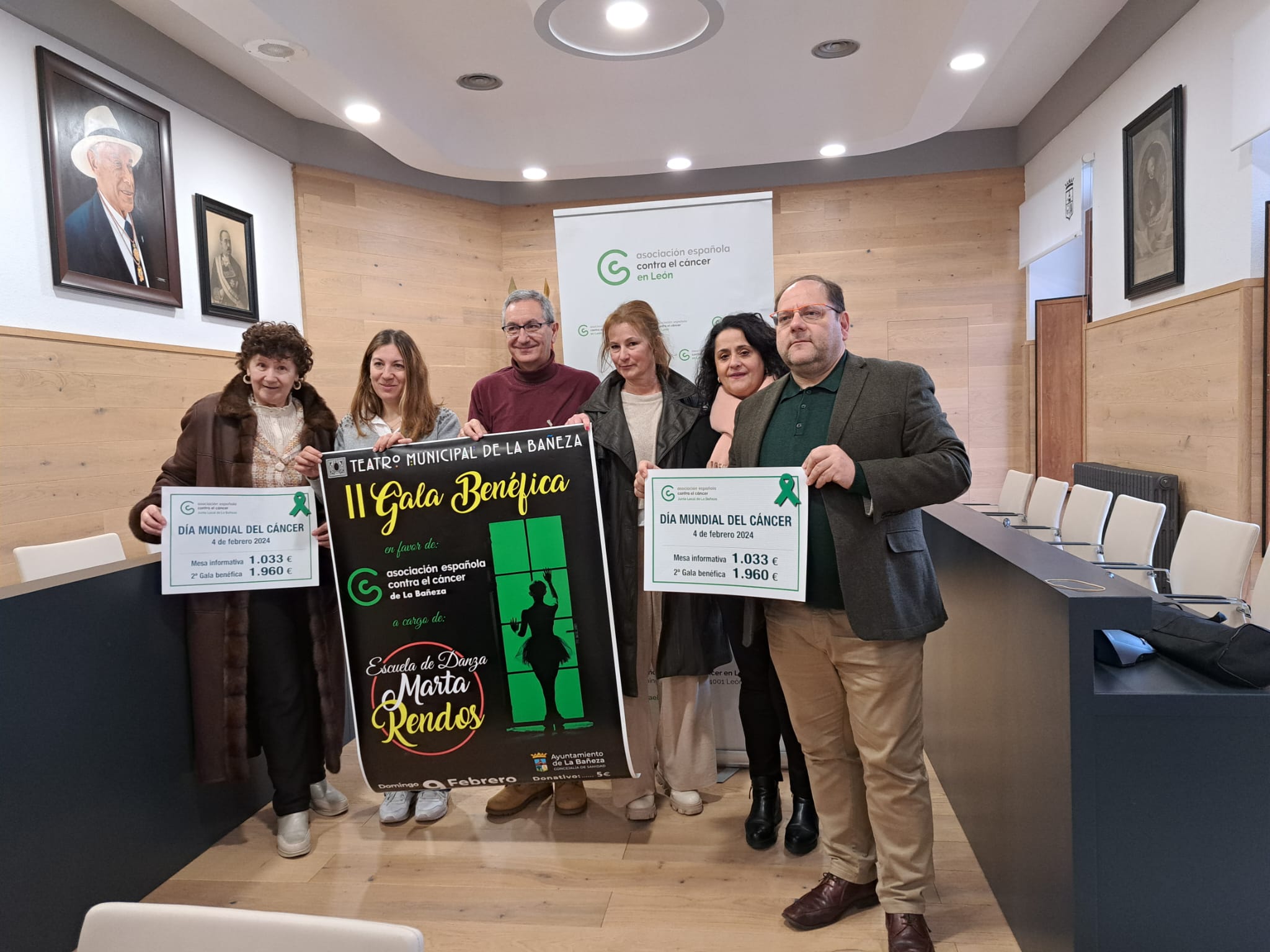 Anuncio de la recaudación conseguida en la Gala Benéfica contra el Cáncer. | L.N.C.