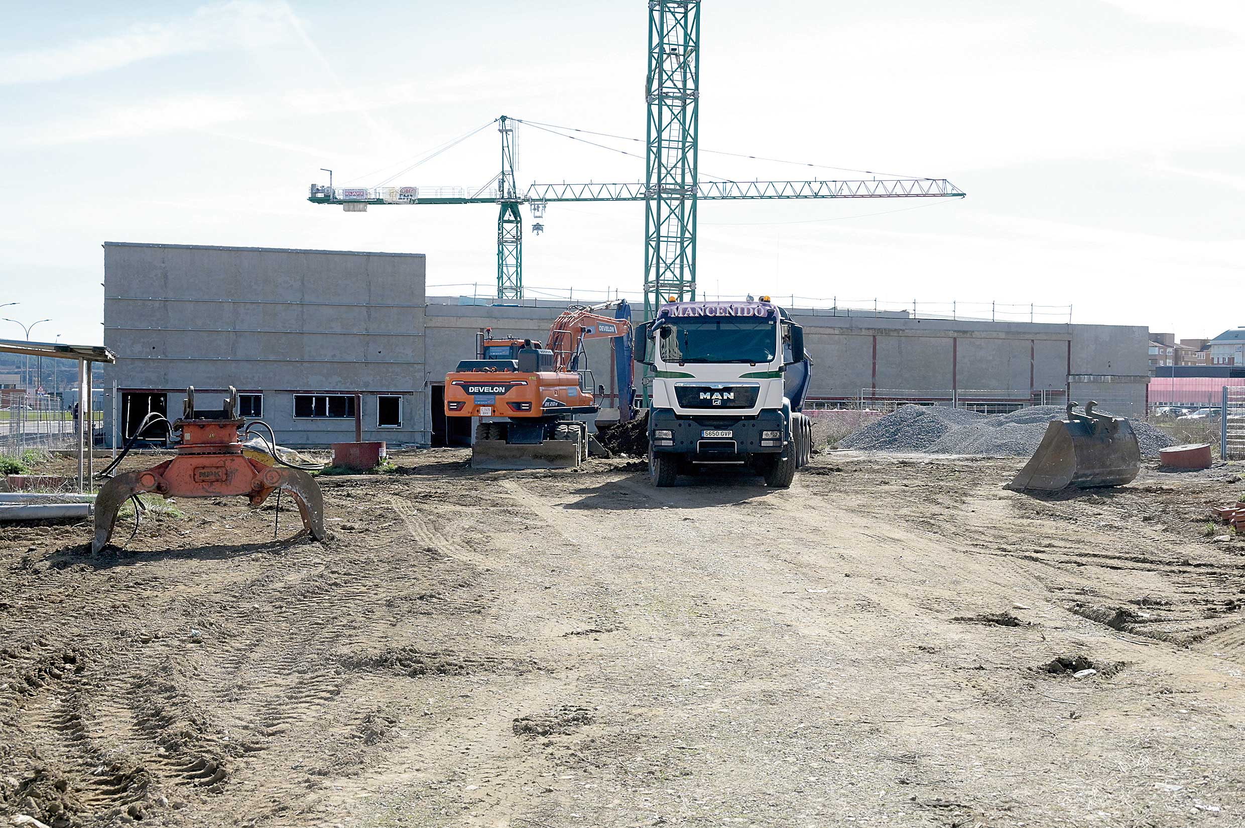 Las obras del nuevo Conservatorio Profesional de Música de León se han reanudado tras casi dos años paradas. | MAURICIO PEÑA