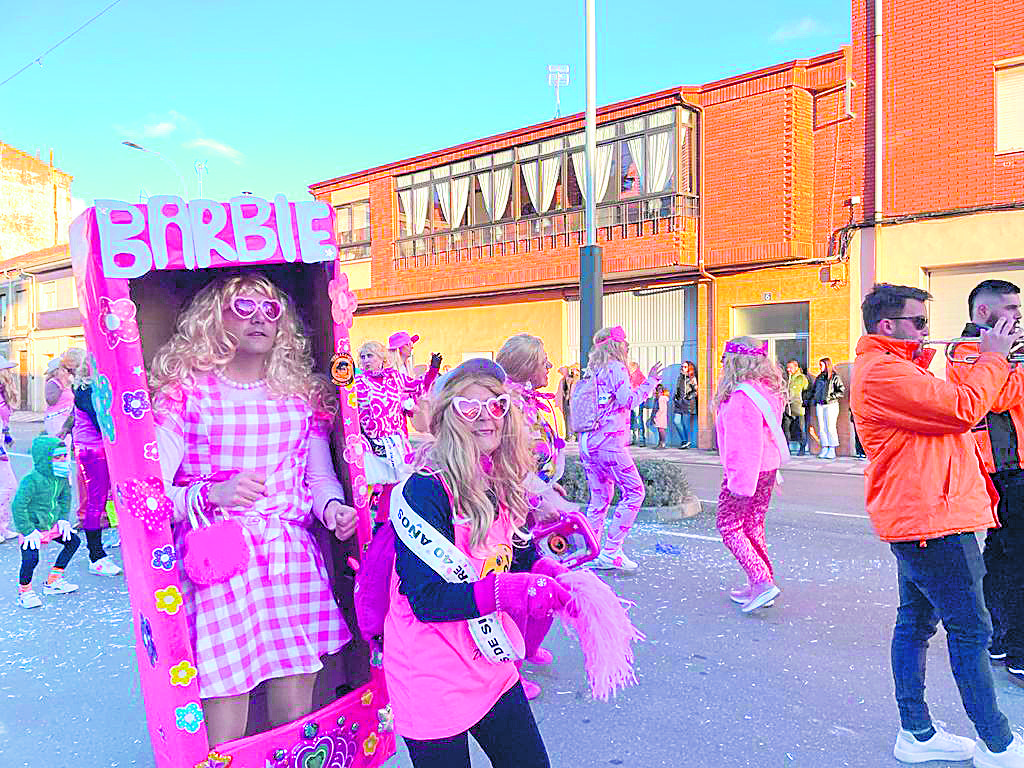 La originalidad nunca falta en el desfile de Carnaval de Santa María. | L.N.C.