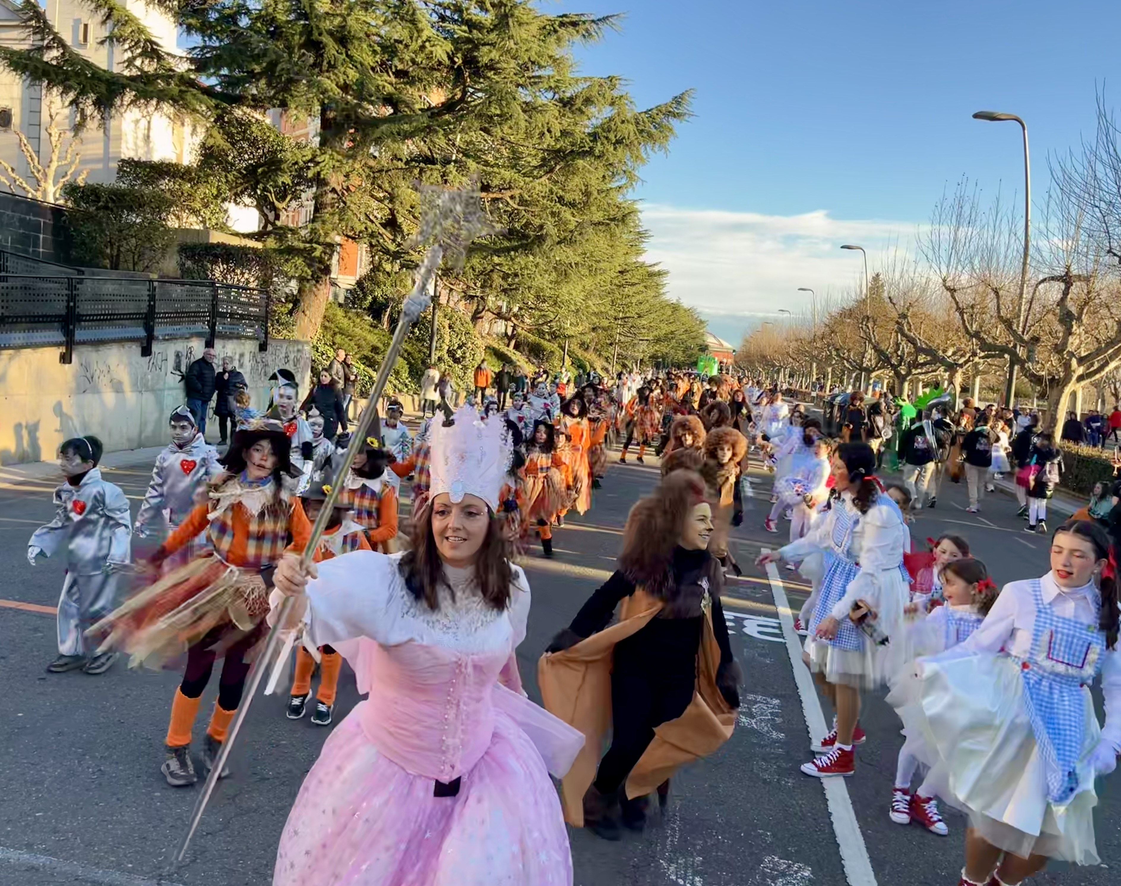 Los alumnos del San Claudio se han vuelto a disfrazar un Carnaval más. | L.N.C.