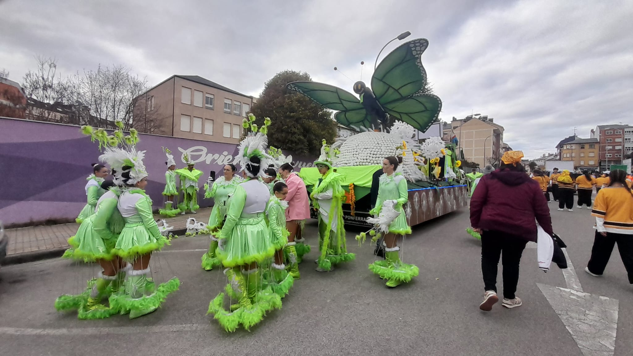 Un original disfraz del Carnaval en Ponferrada. | MAR IGLESIAS