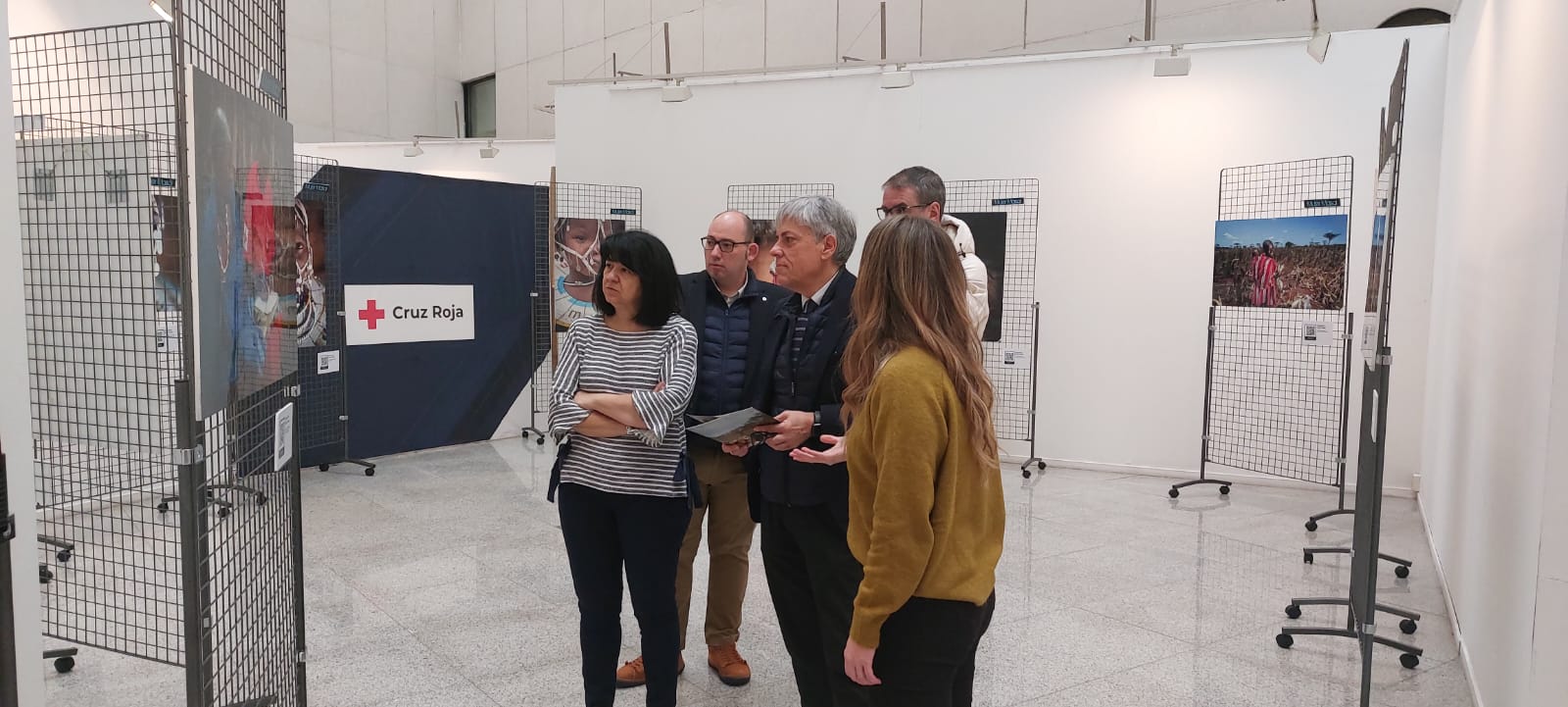 Un instante de la inauguración de la exposición que tuvo lugar en la Delegación Territorial de la Junta en León. | L.N.C.